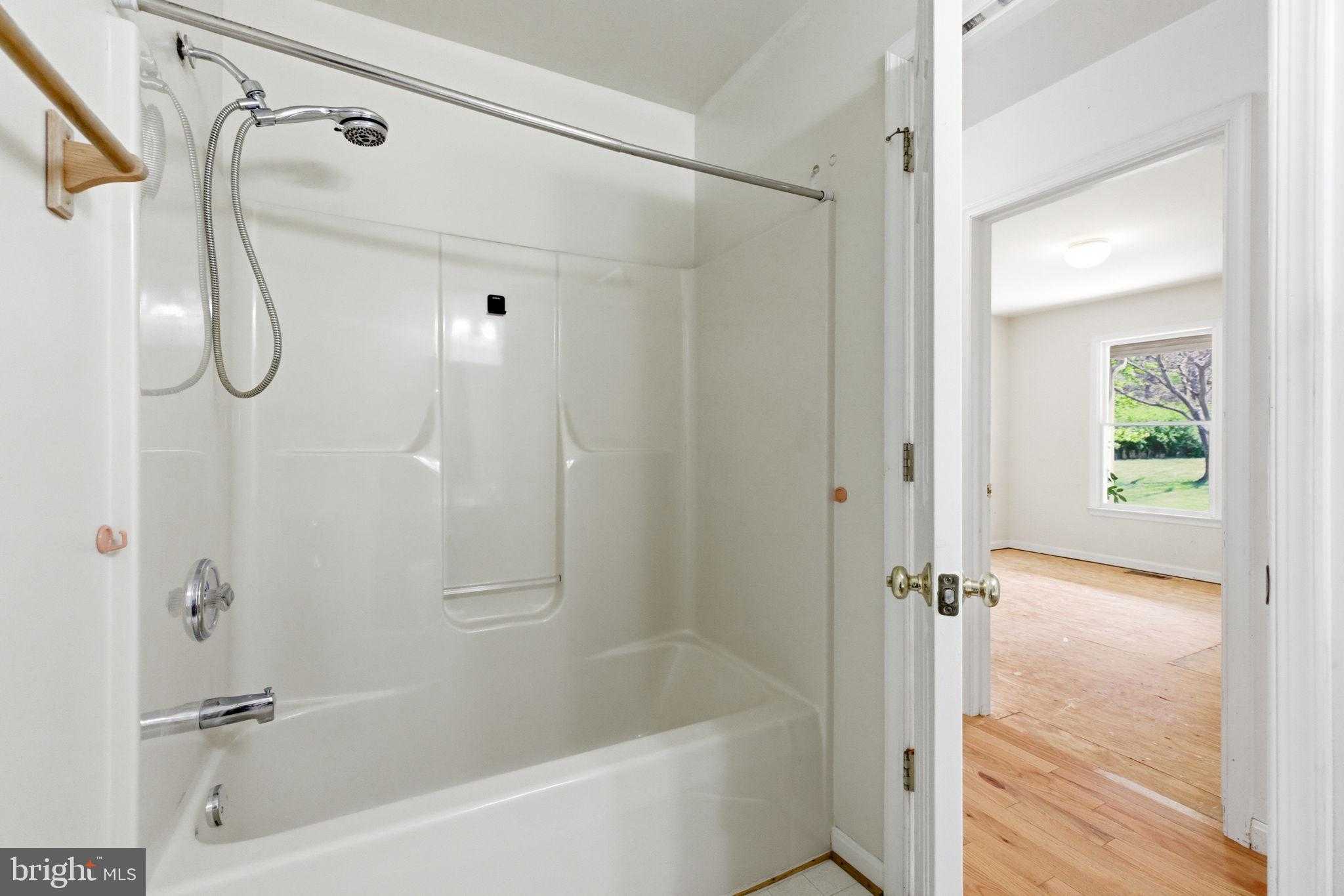 4004 Indian Run Rd photo 19