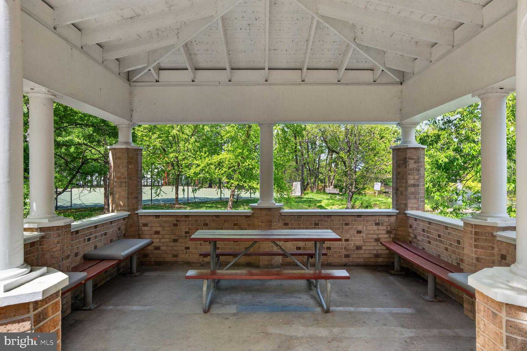 8340 Greensboro Dr Unit 425 photo 21