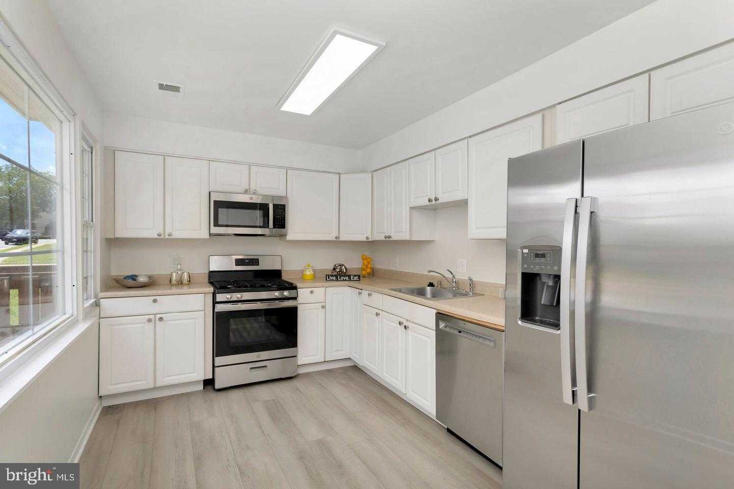 1132 James Madison Cir photo 10