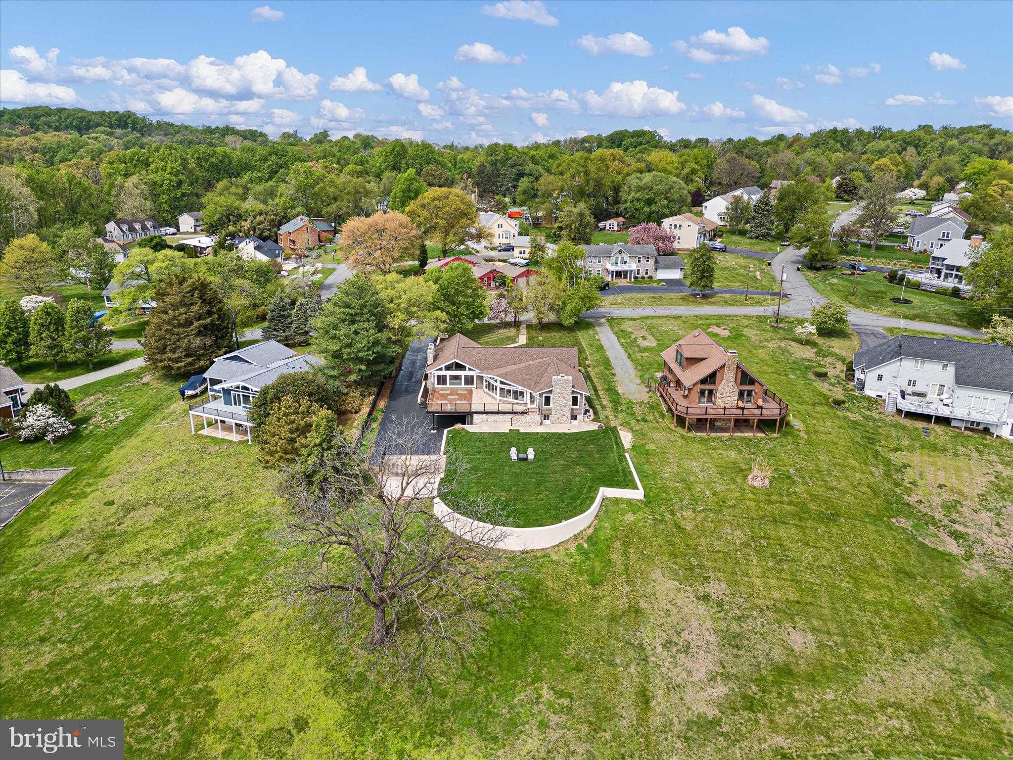 192 Rolling Ave photo 64