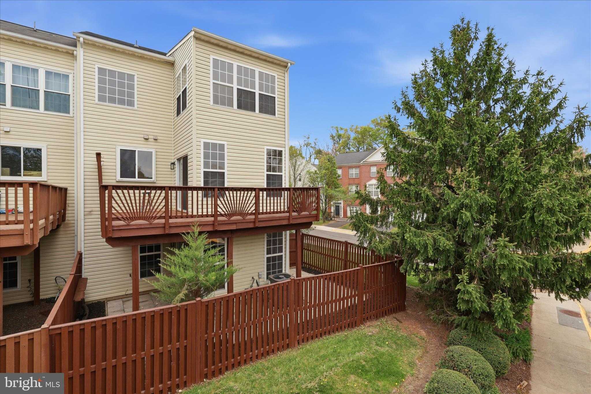 12974 Wood Crescent Cir photo 45