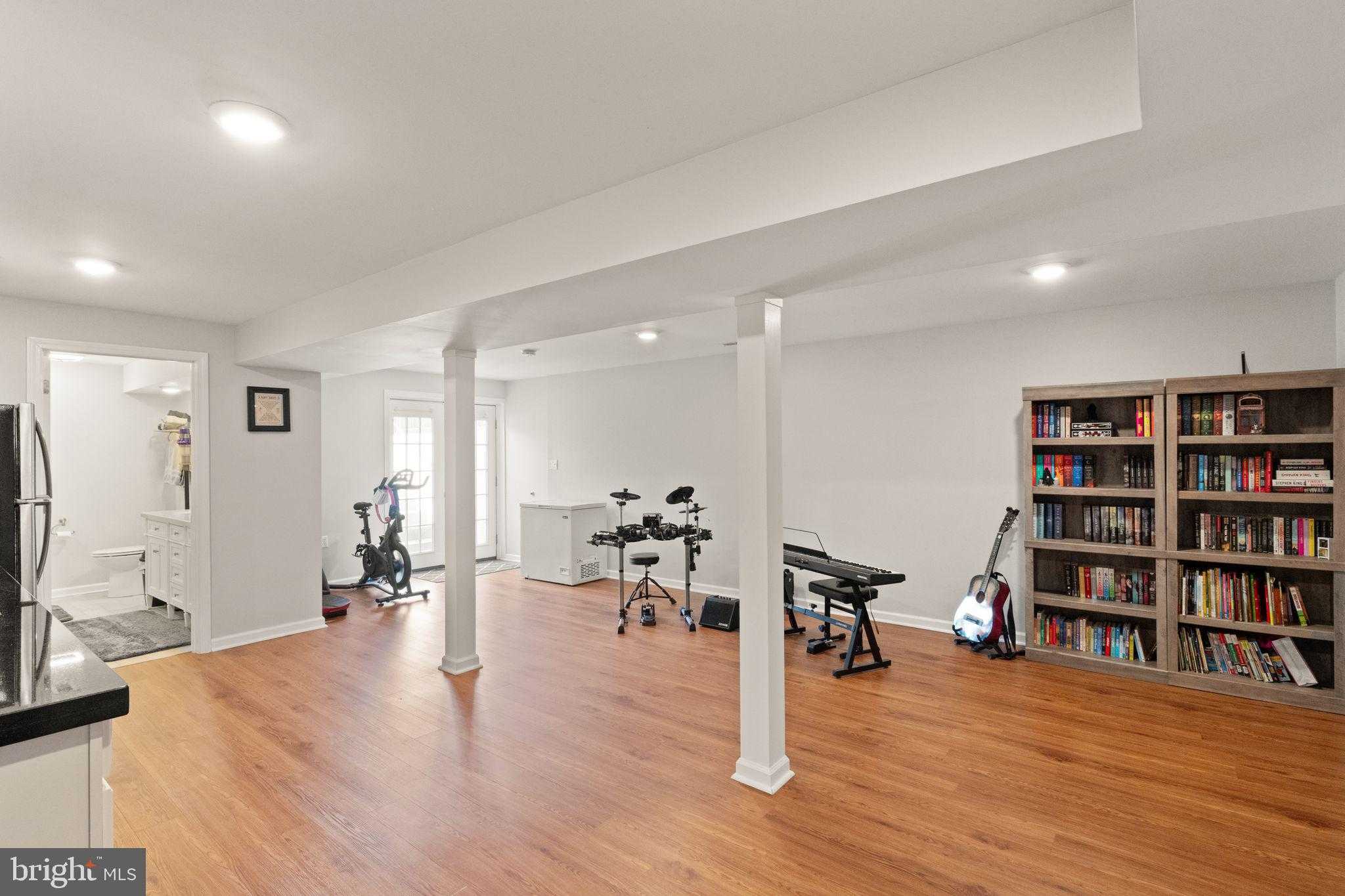 126 Fox Chase Dr photo 42