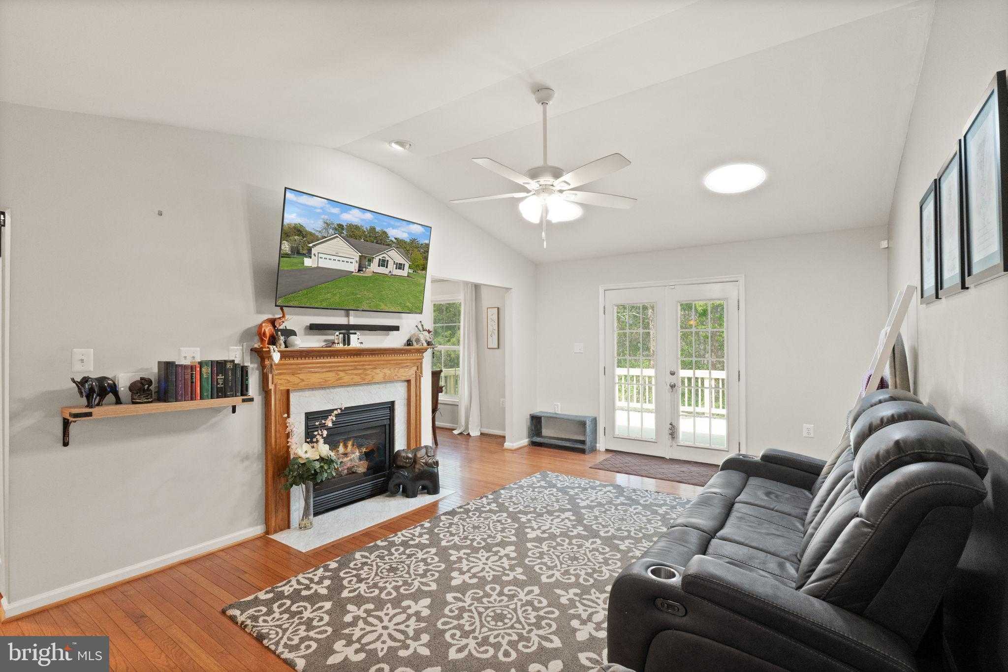 126 Fox Chase Dr photo 7