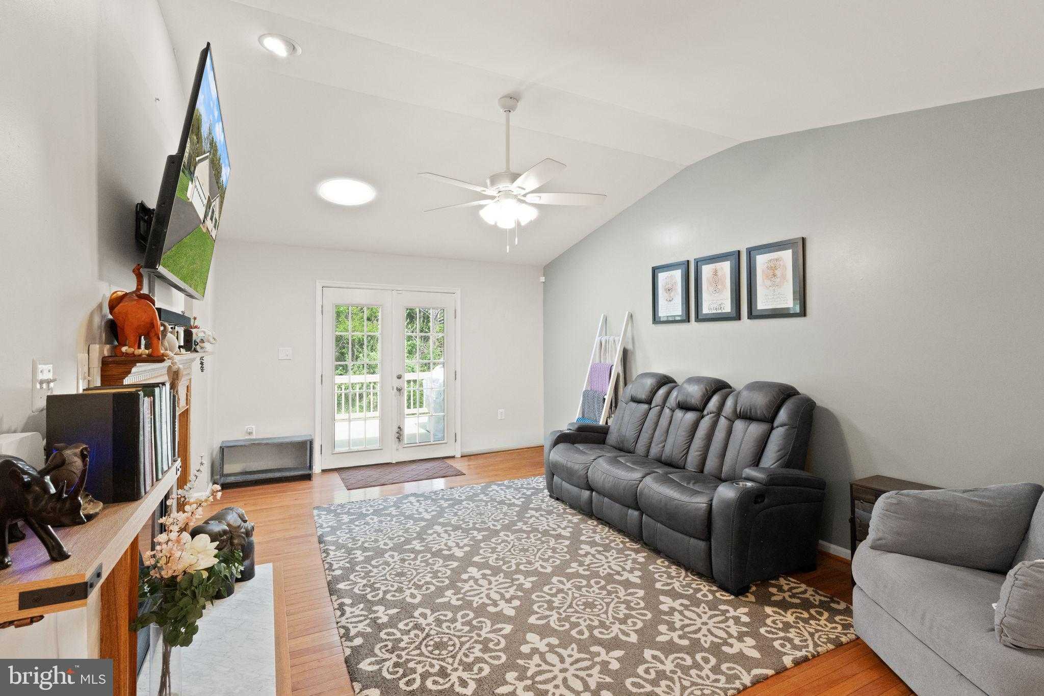 126 Fox Chase Dr photo 8