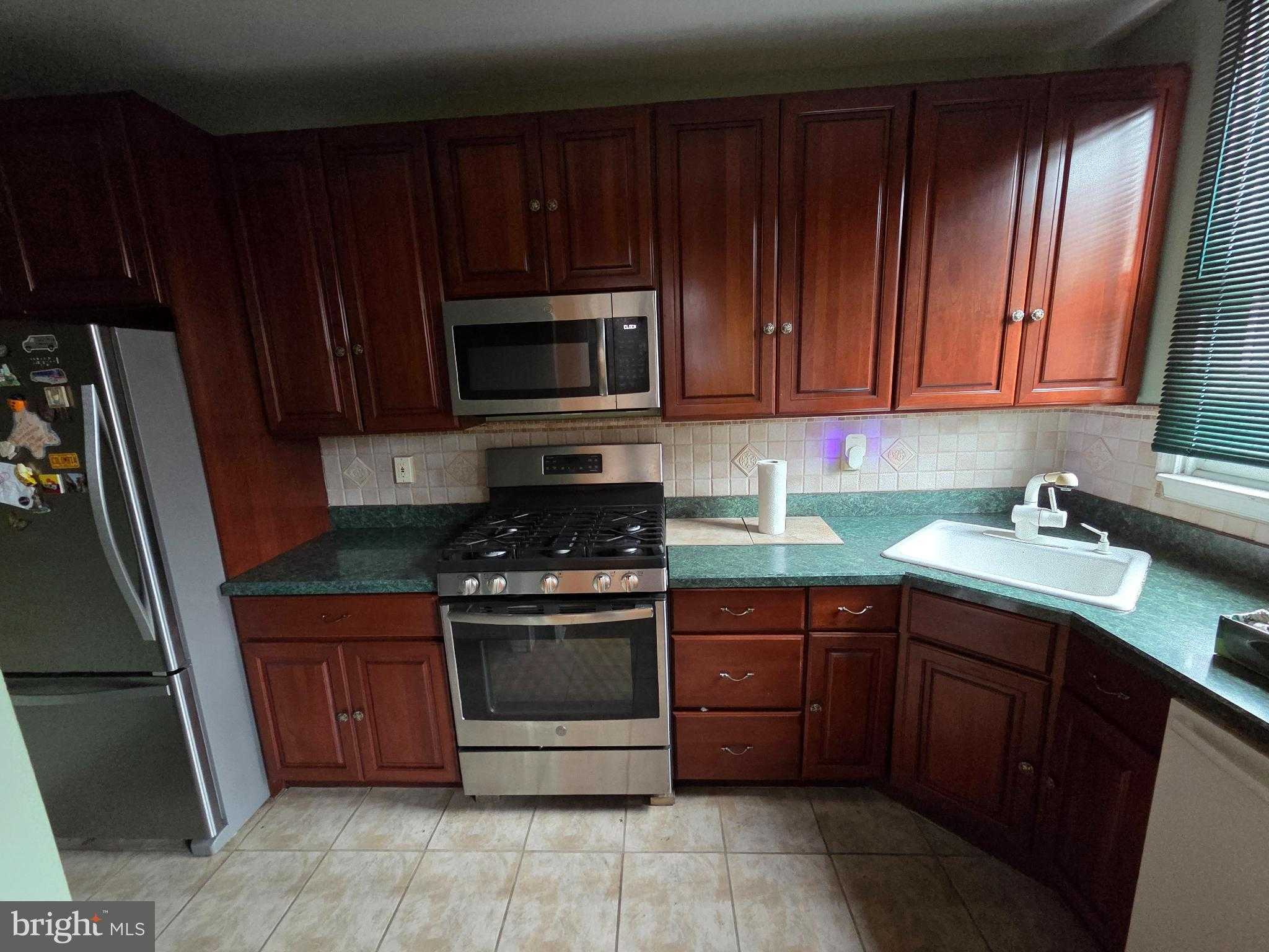 1633 Conlyn St photo 10