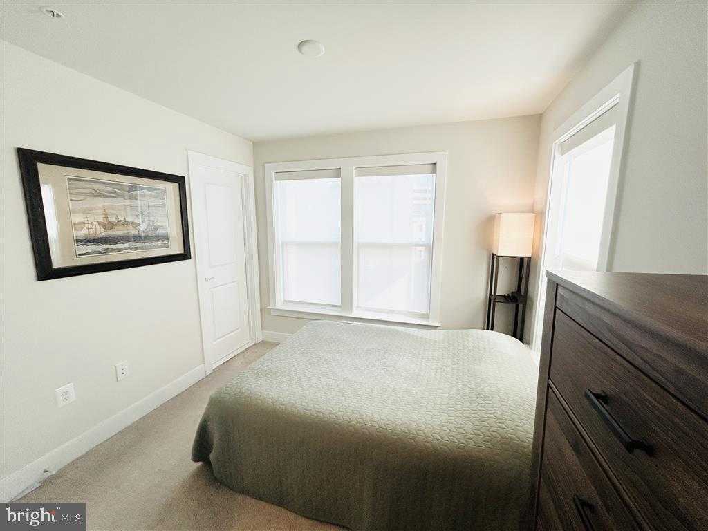 913 King Farm Blvd photo 17