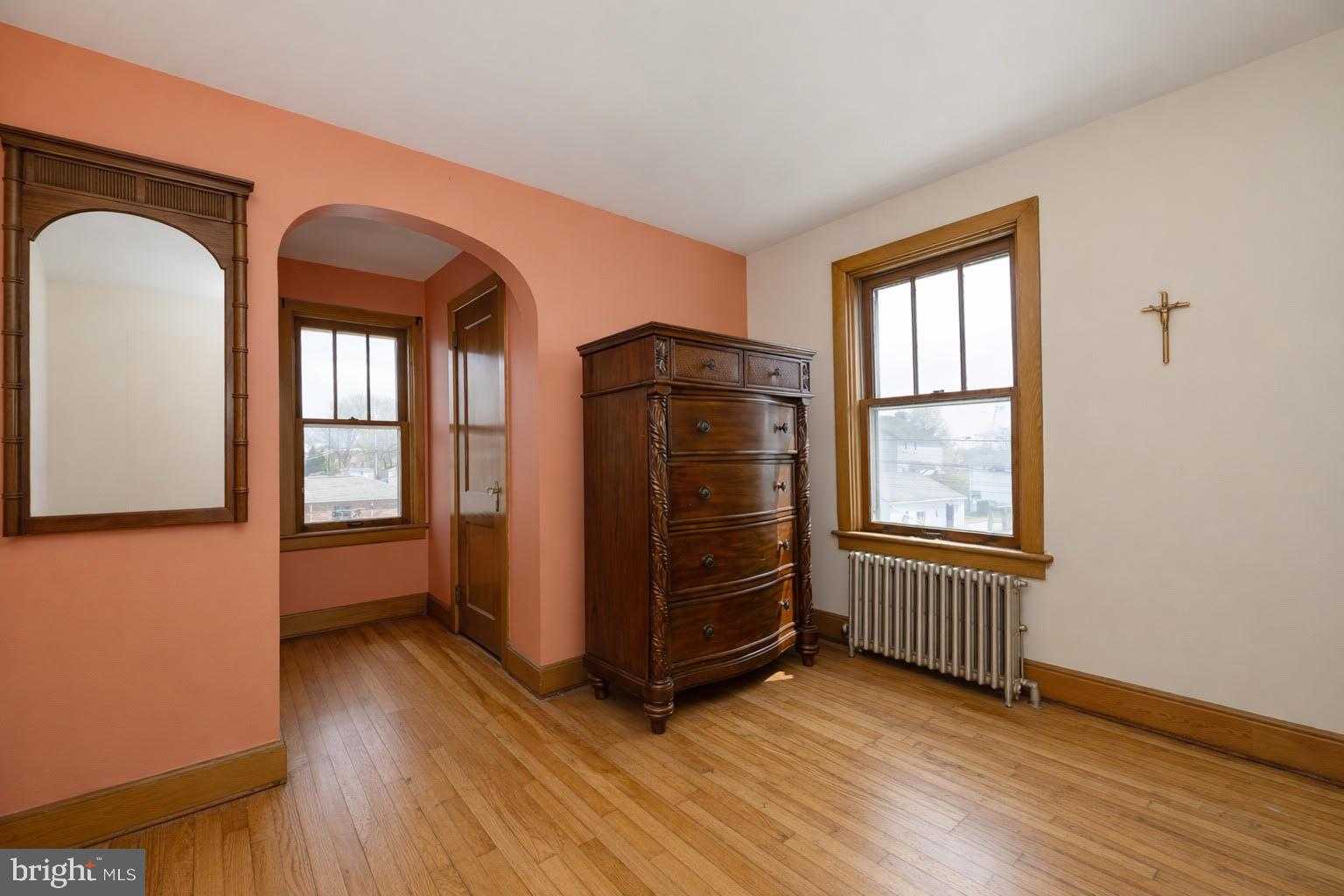 7 Oakleigh Ave photo 9