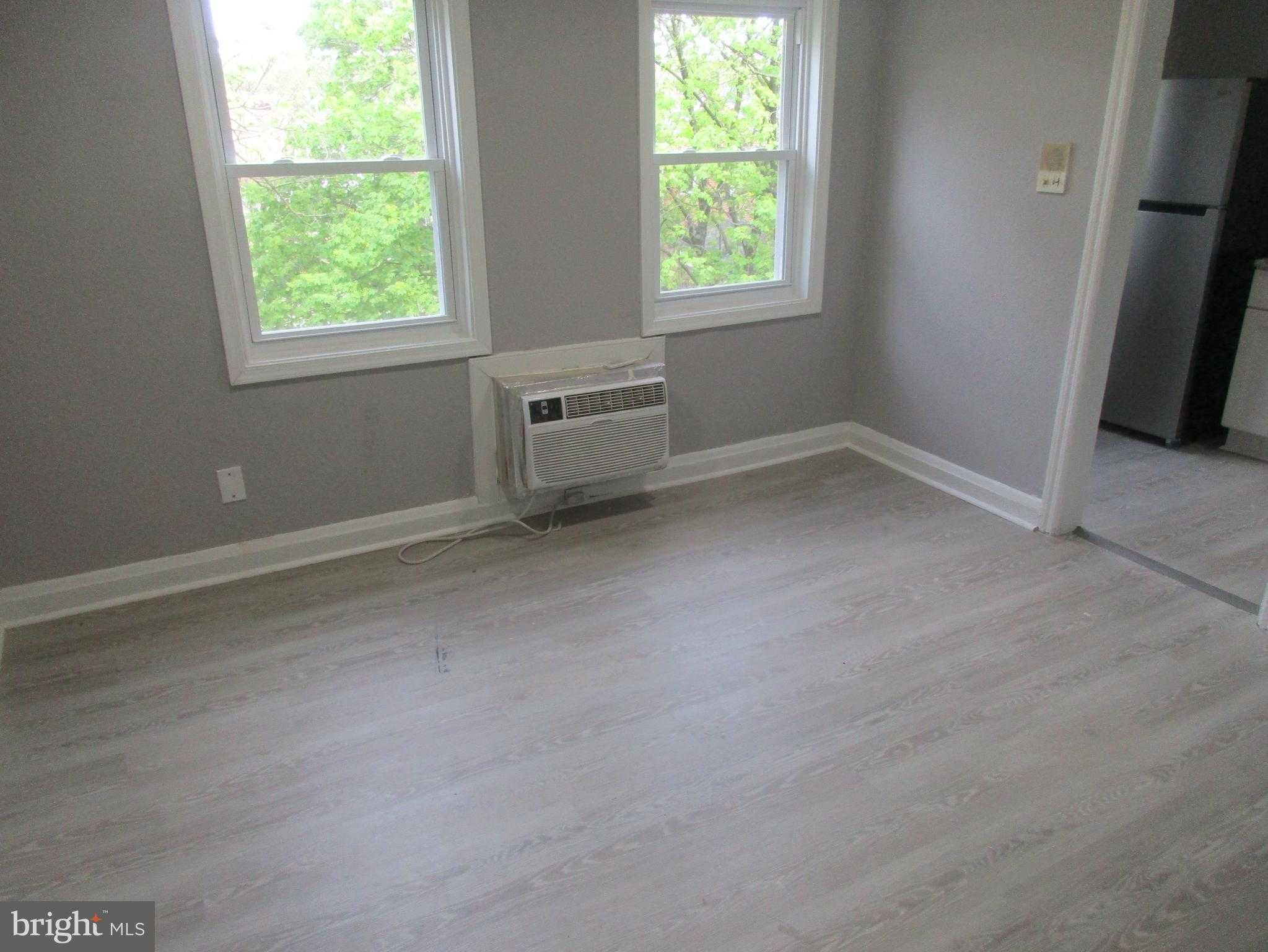 2613 Fairview Ave photo 4