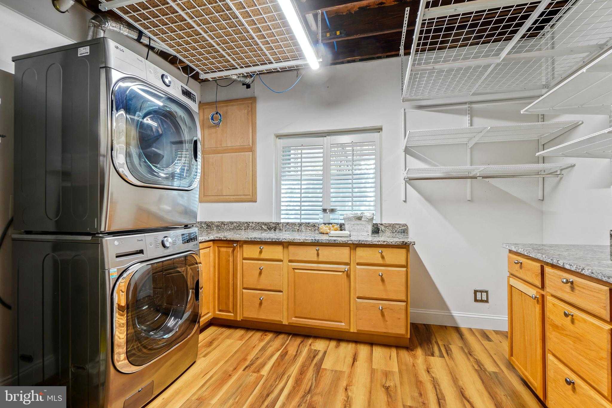 2004 Swan Ter photo 26