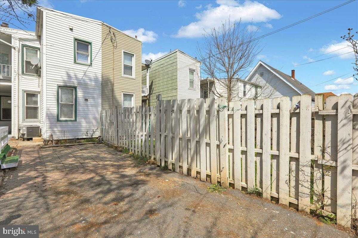 218 Lehman St photo 16