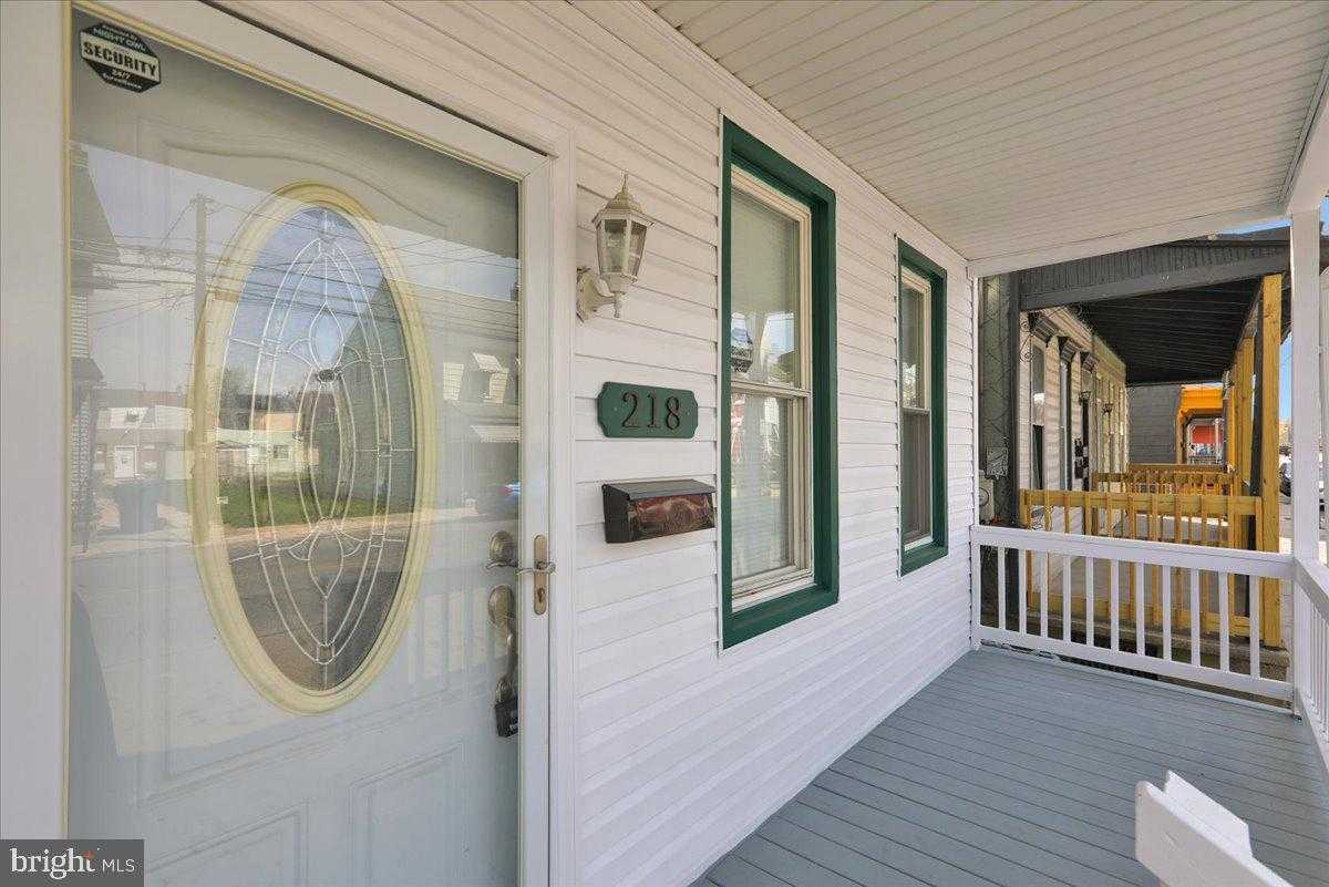 218 Lehman St photo 4