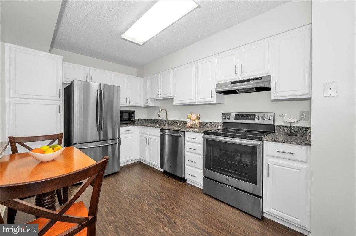 14805 Pennfield Cir Apt 205 photo 17