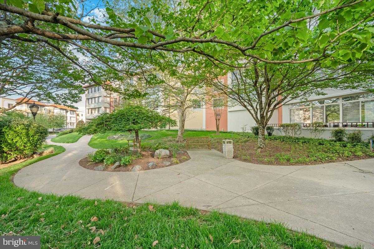 14805 Pennfield Cir Apt 205 photo 37