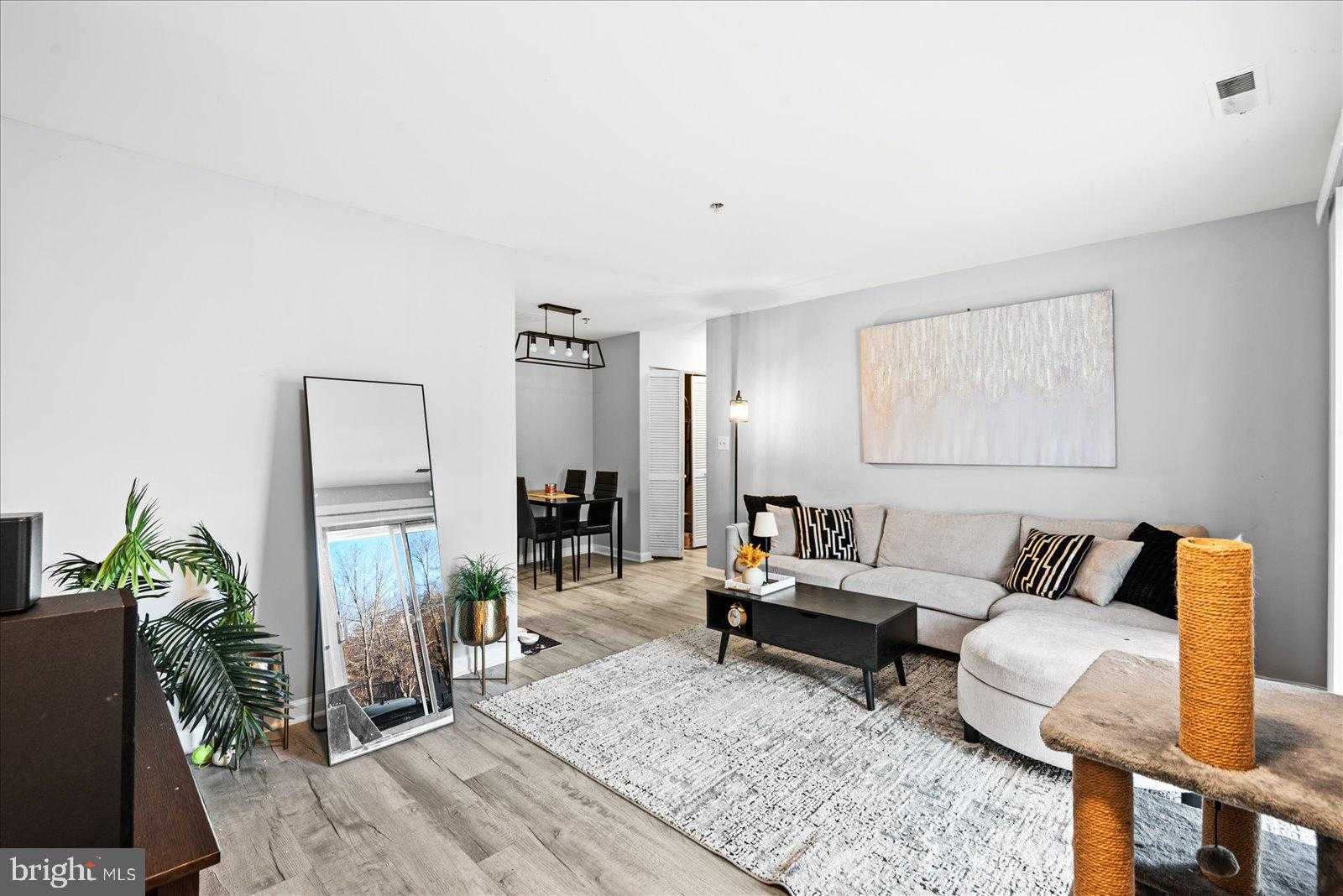 93 Fern Oak Cir photo 2