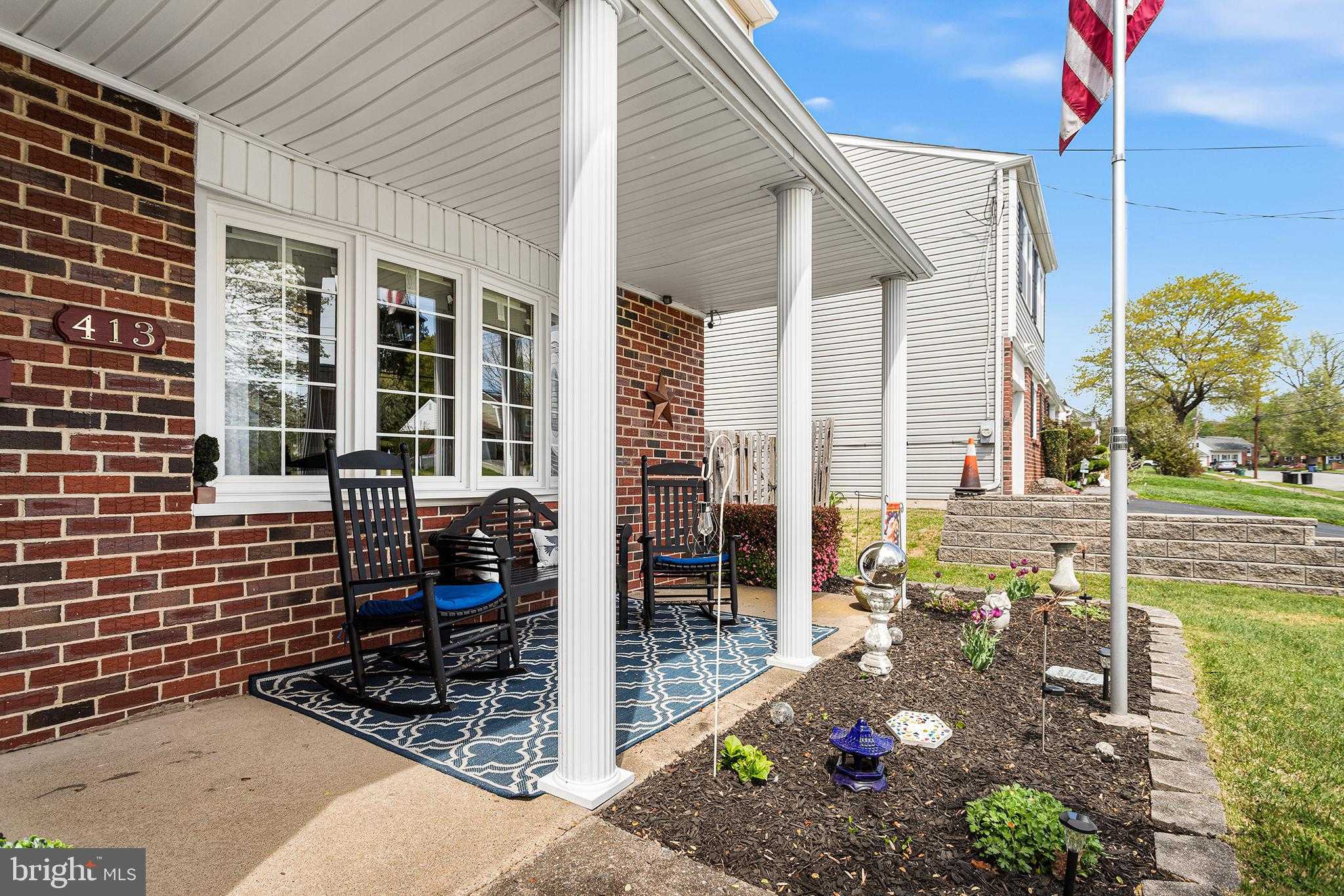 413 Camelot Dr photo 3