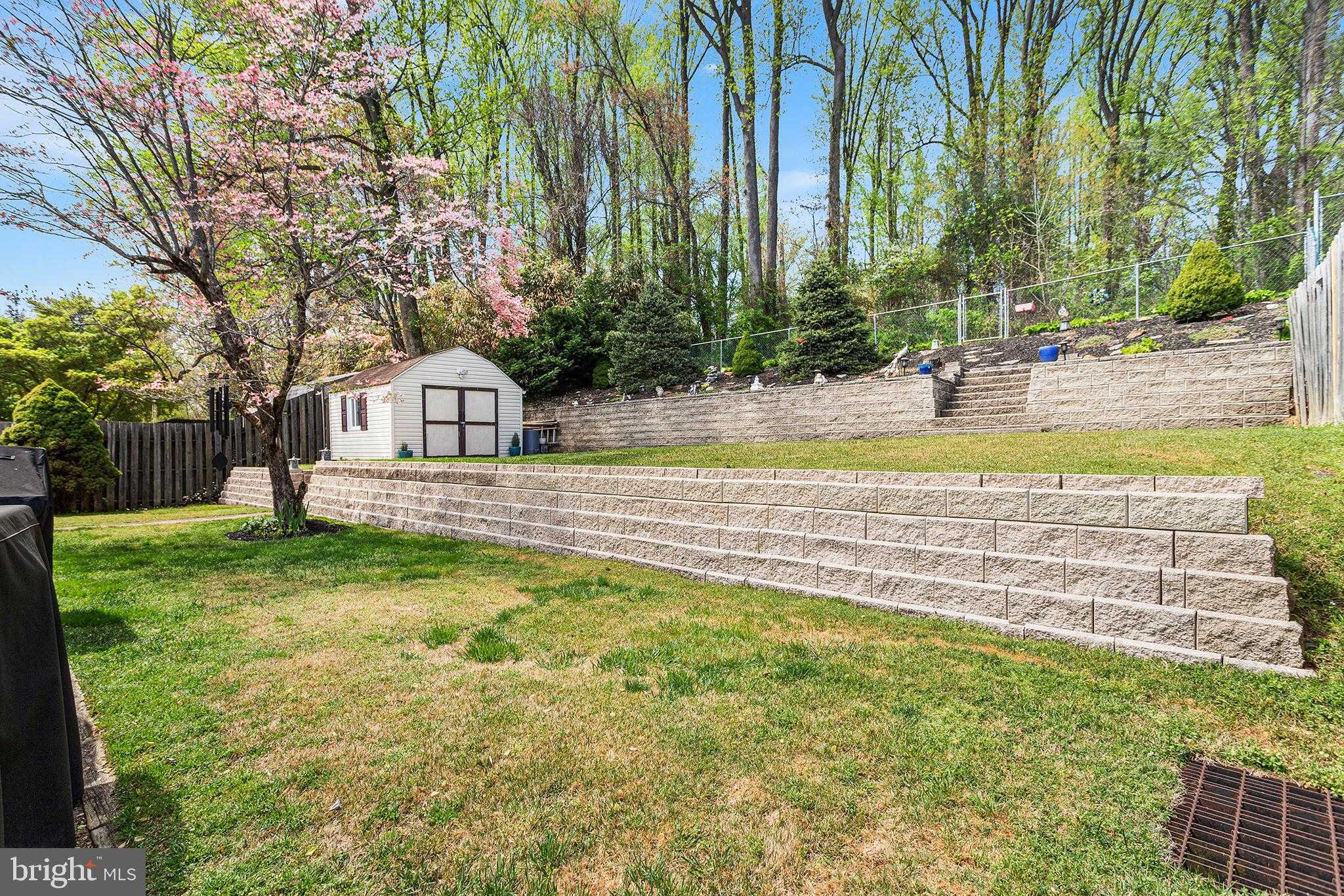 413 Camelot Dr photo 30