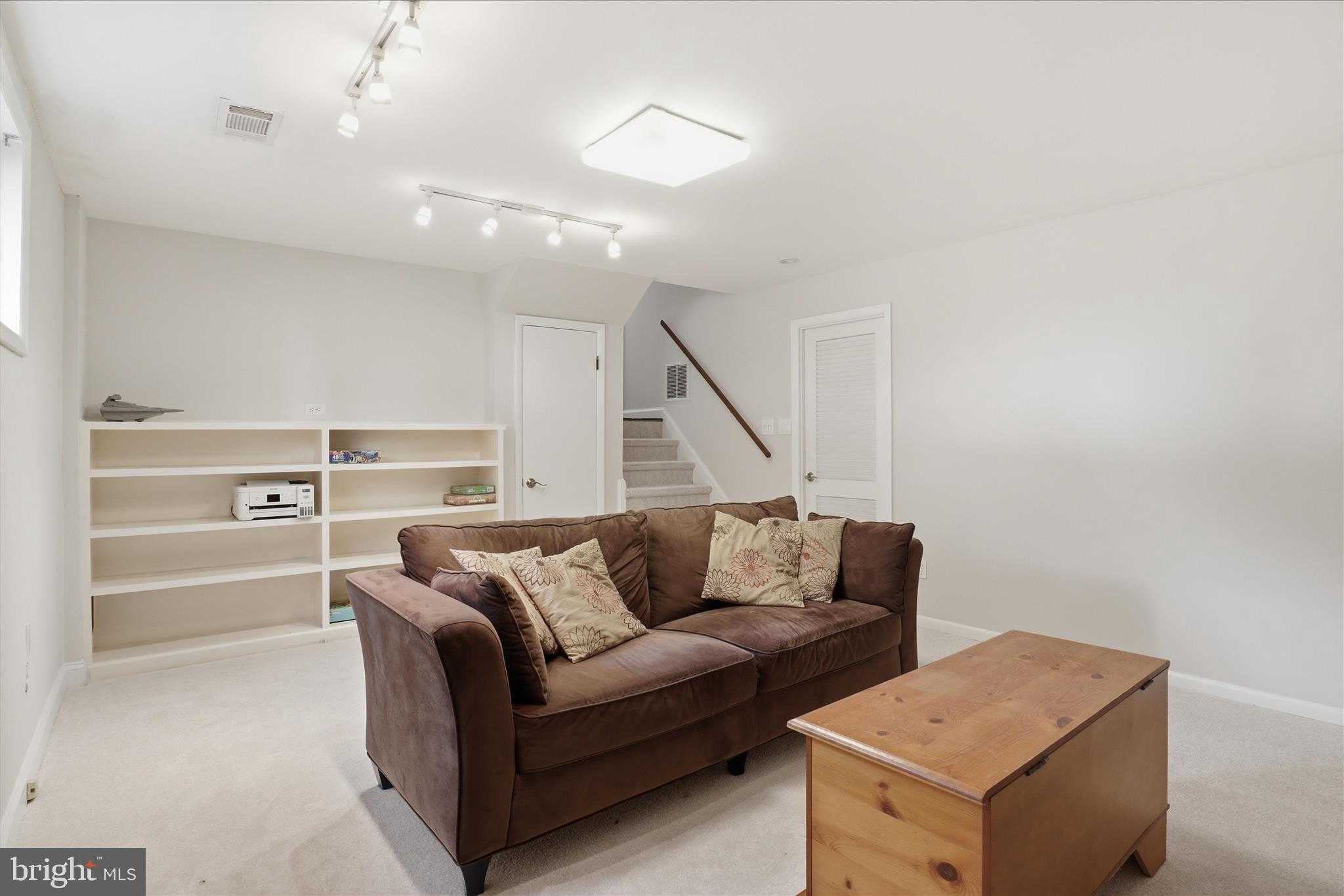 6912 30th St N photo 27