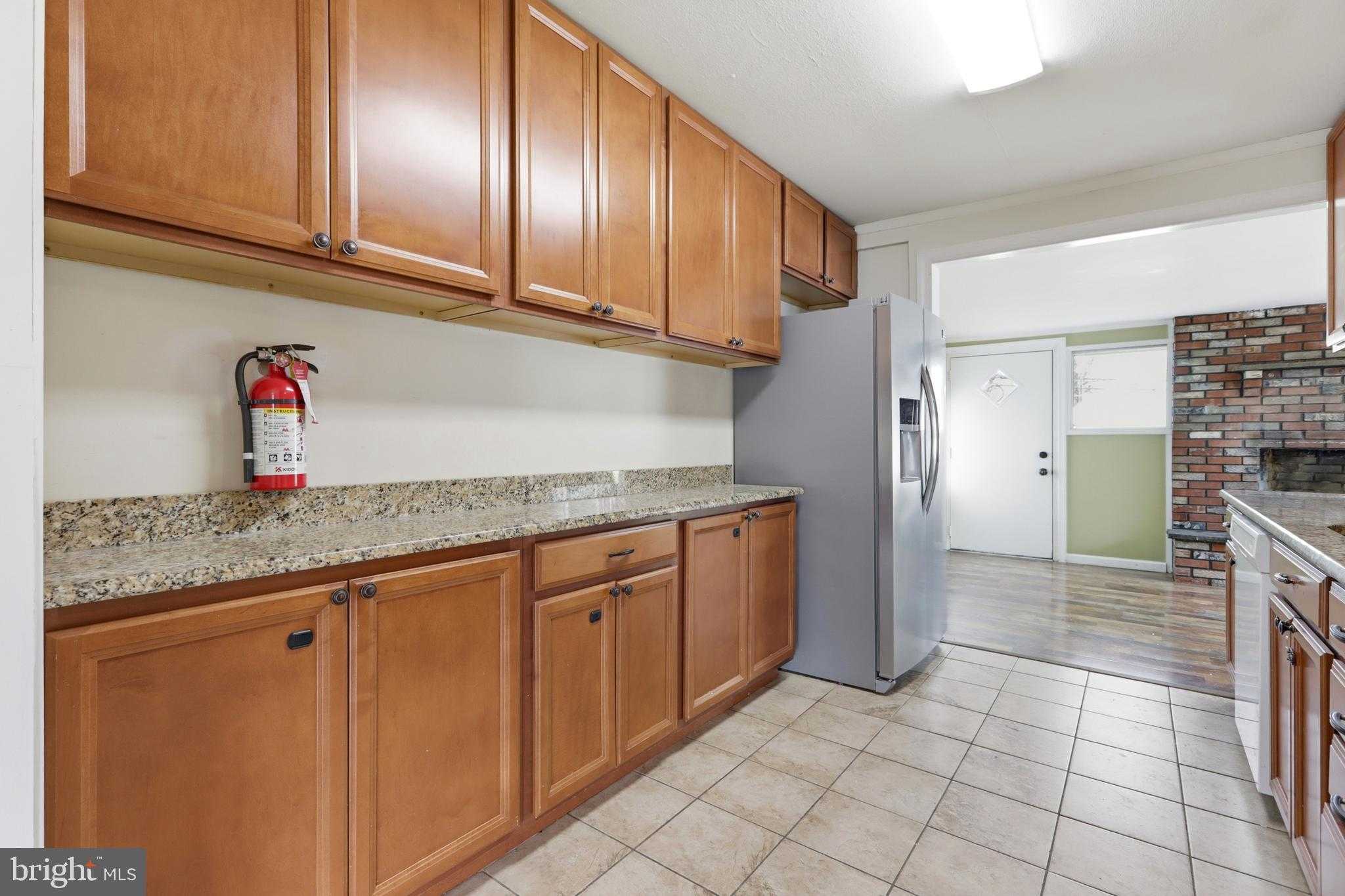 284 N Olds Blvd photo 9