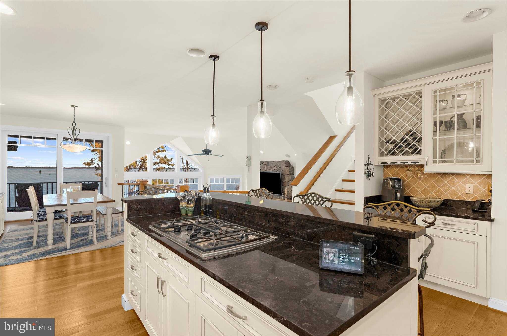 518 Narrows Pointe Dr photo 11