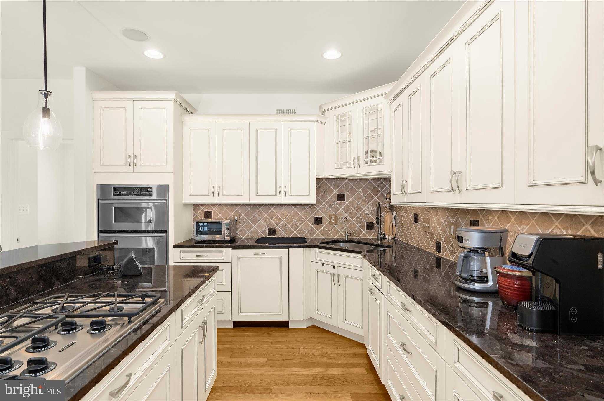 518 Narrows Pointe Dr photo 12