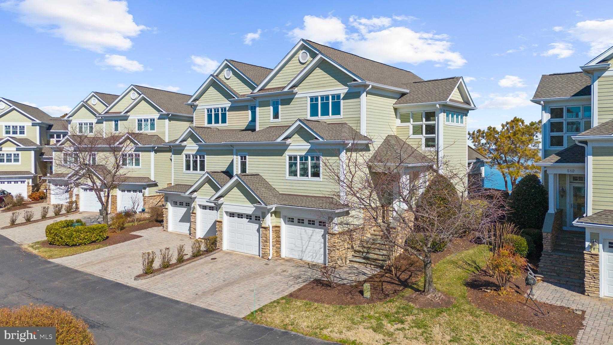 518 Narrows Pointe Dr photo 2