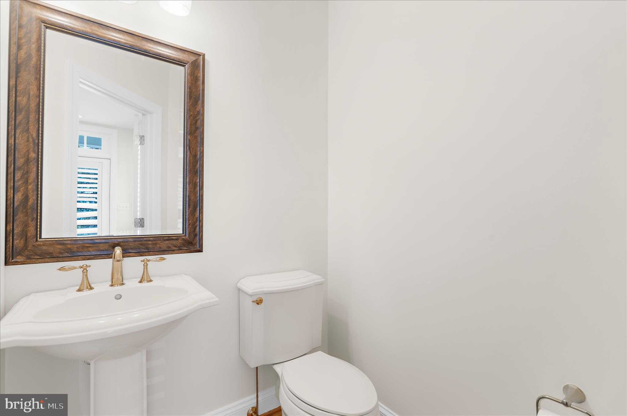 518 Narrows Pointe Dr photo 6