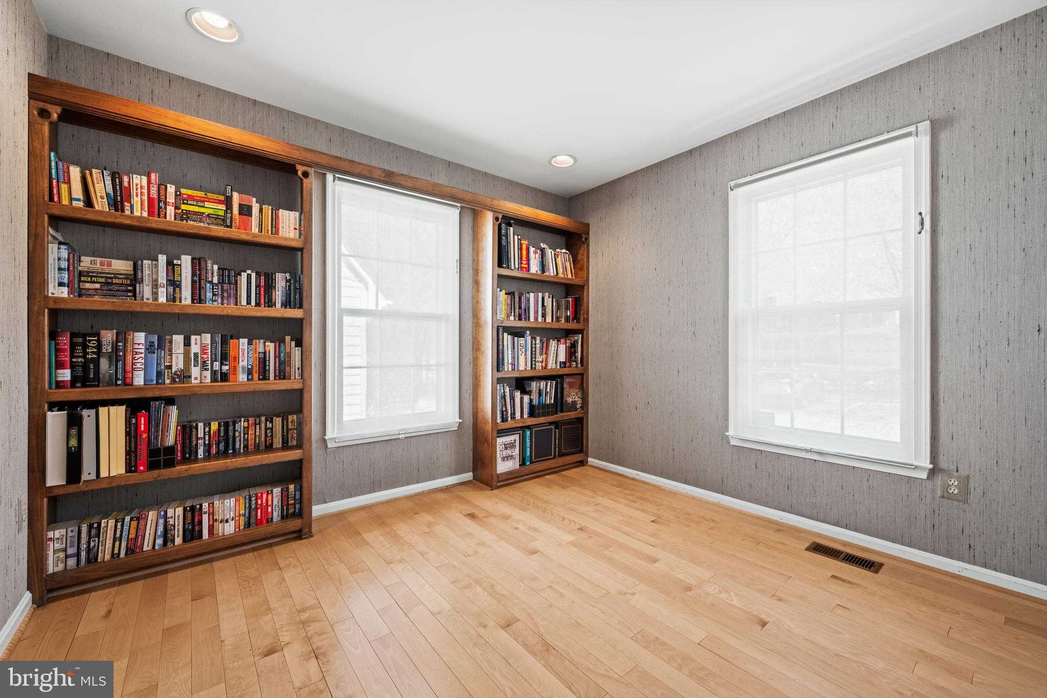 206 Saybrooke View Pl photo 13