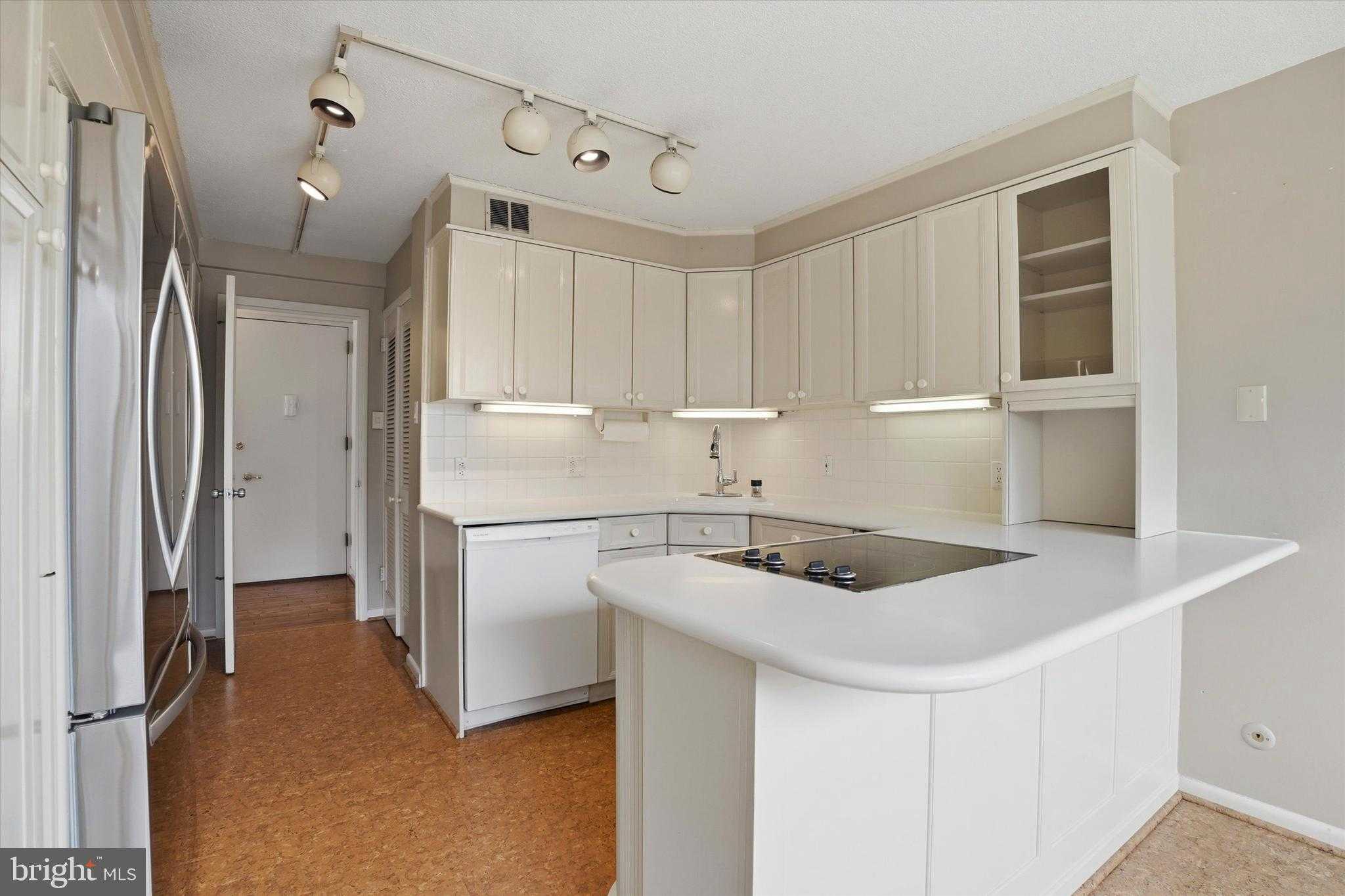 1001 City Ave # E-506 photo 11