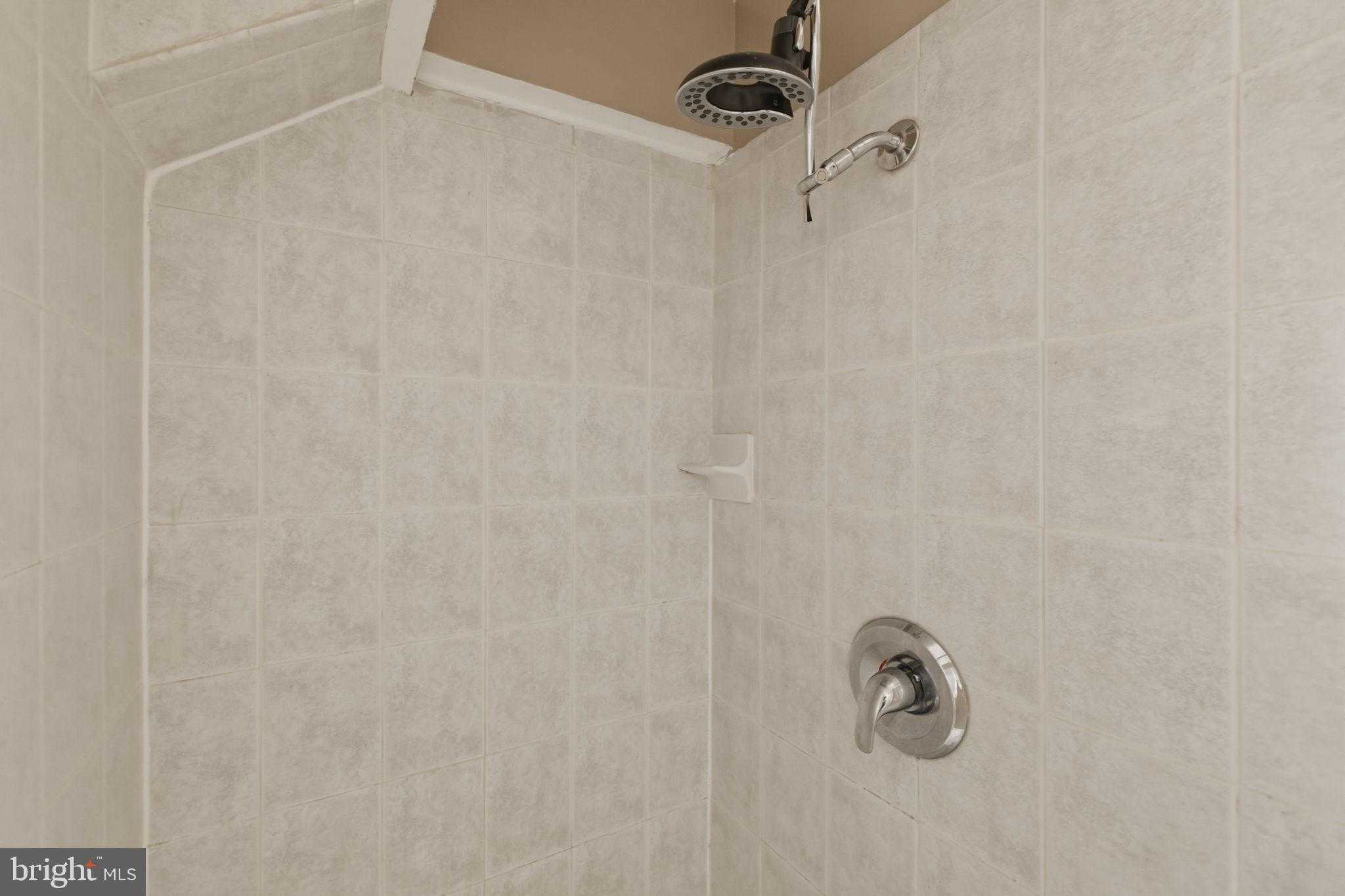 614 Giles Pl photo 46