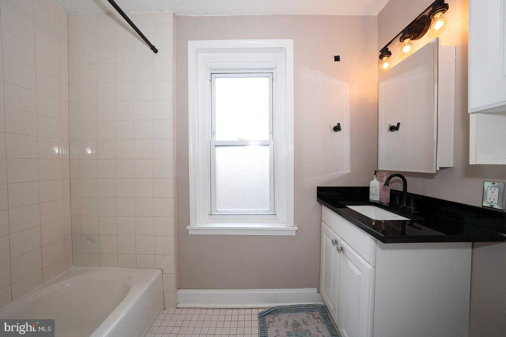 447 W Gay St photo 25