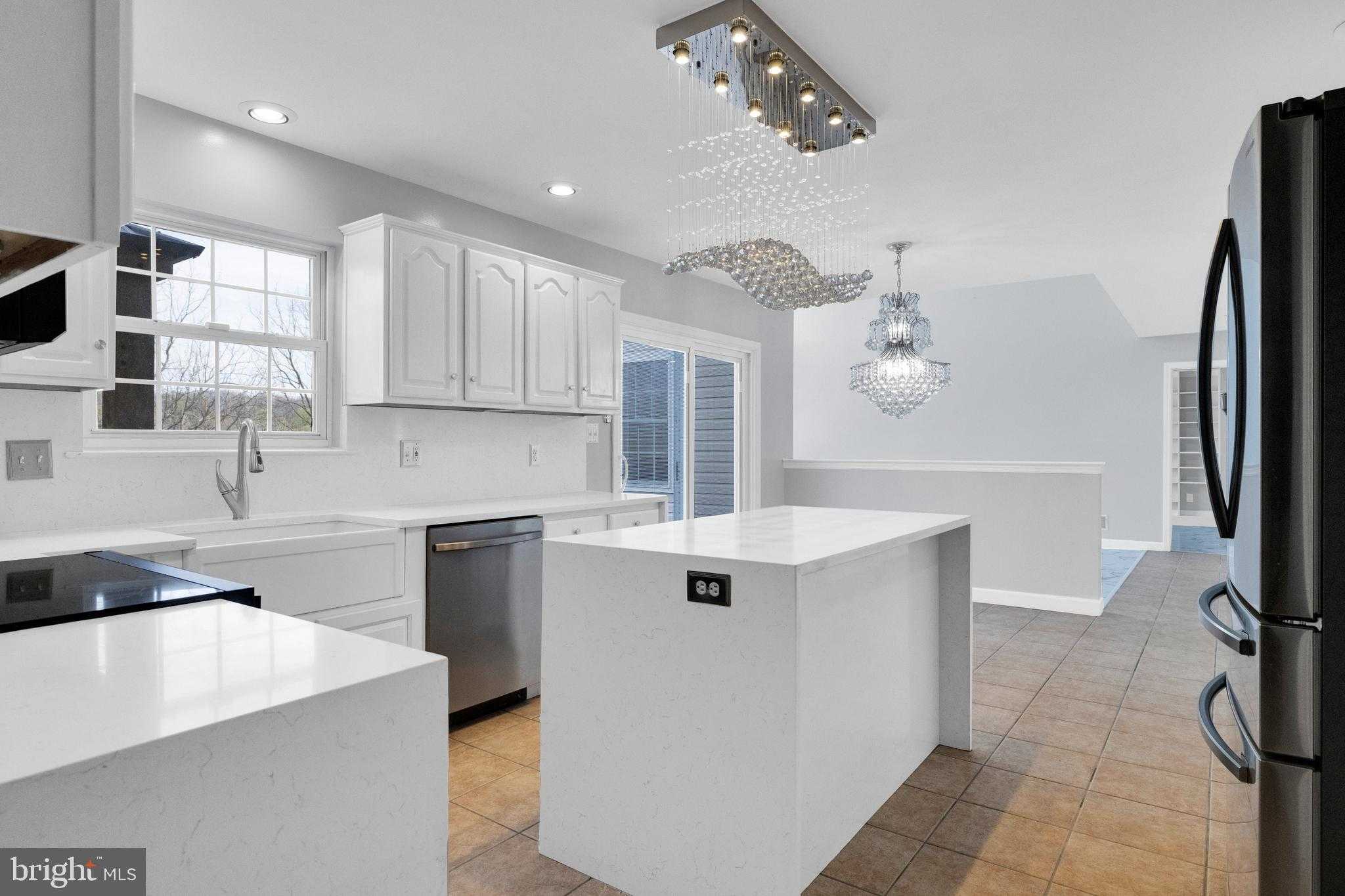 18 Ridge Crest Dr photo 13