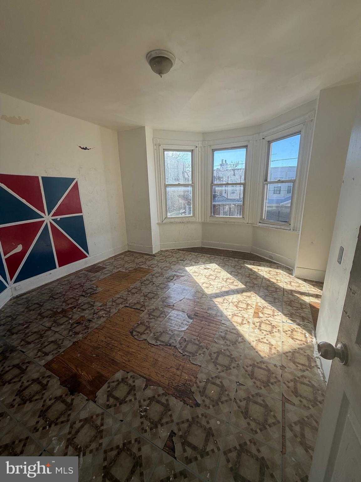 2011 E Cambria St photo 15