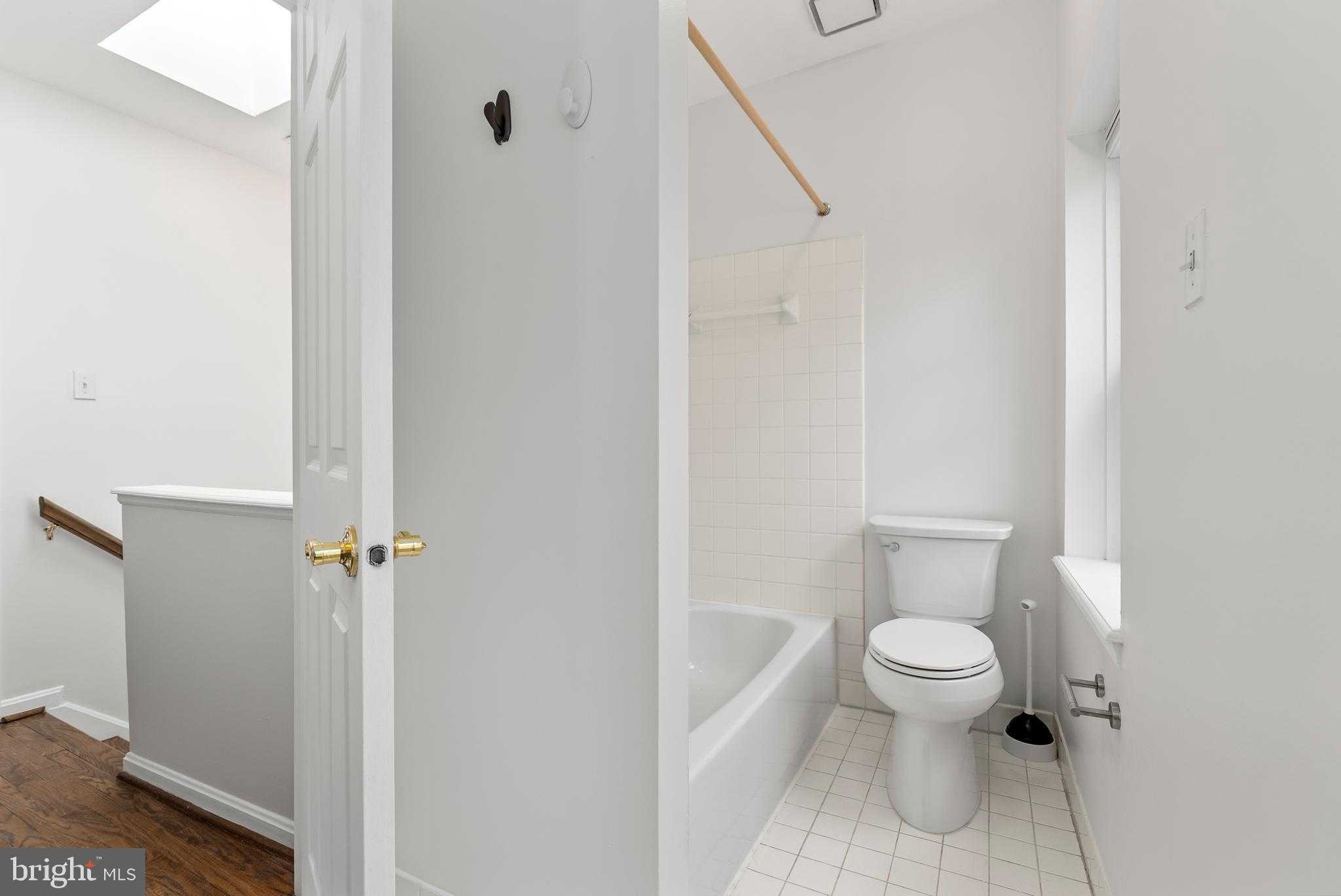 141 W Montgomery St photo 25