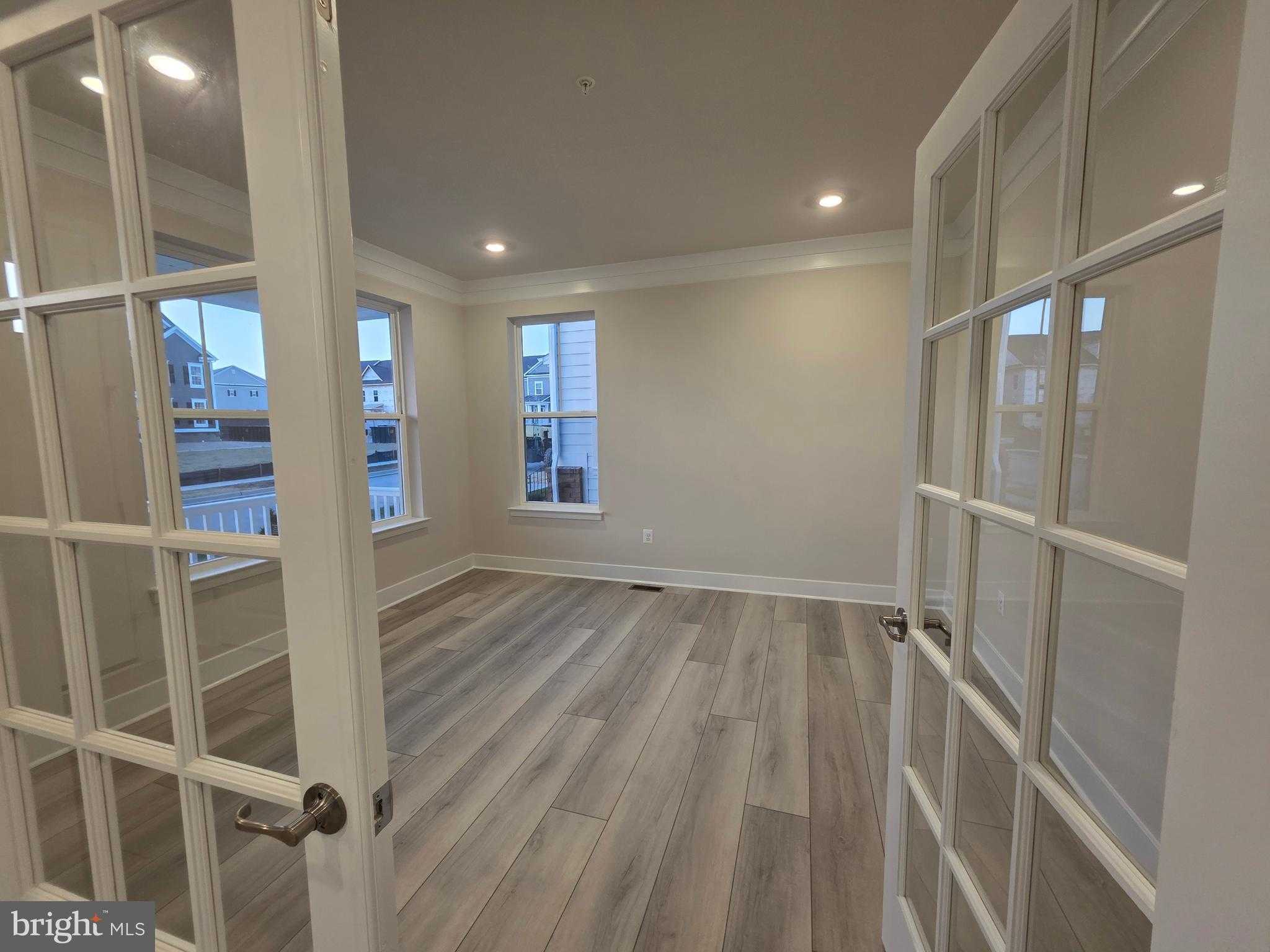 6604 Queensbury St photo 8