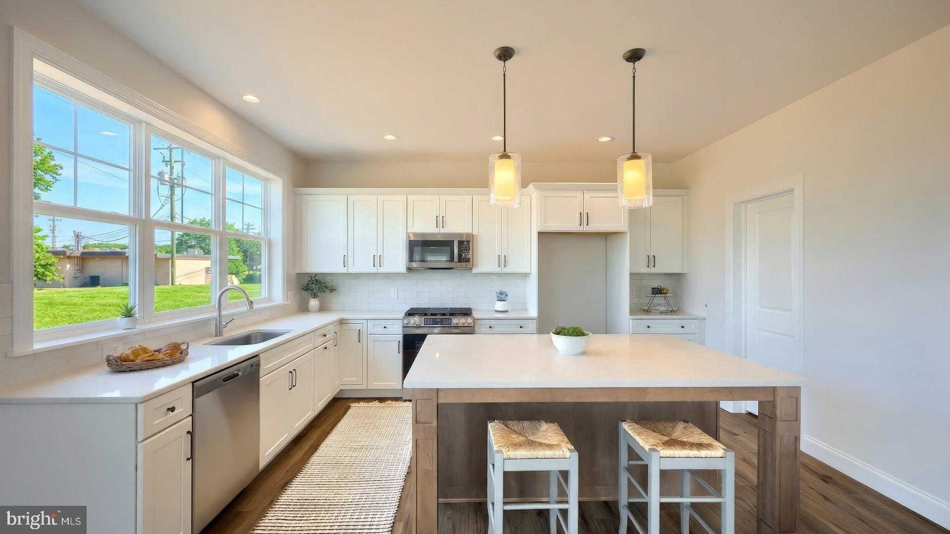 104 Devonshire Ter photo 9