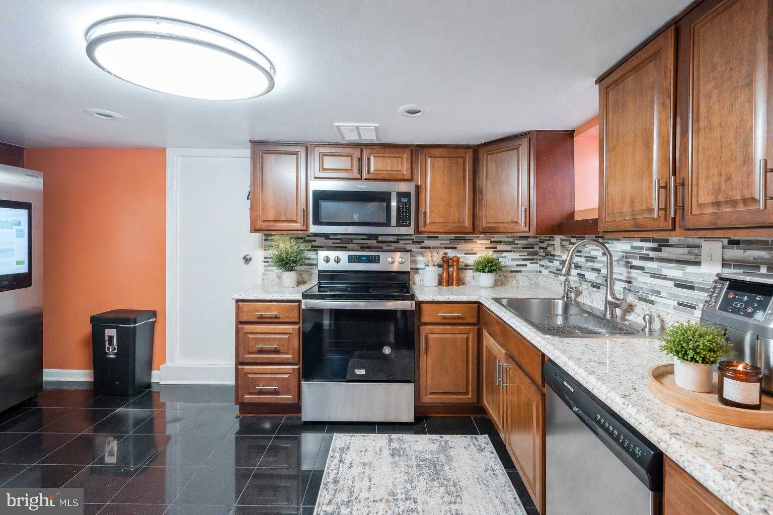 7902 Bridge Ave photo 4