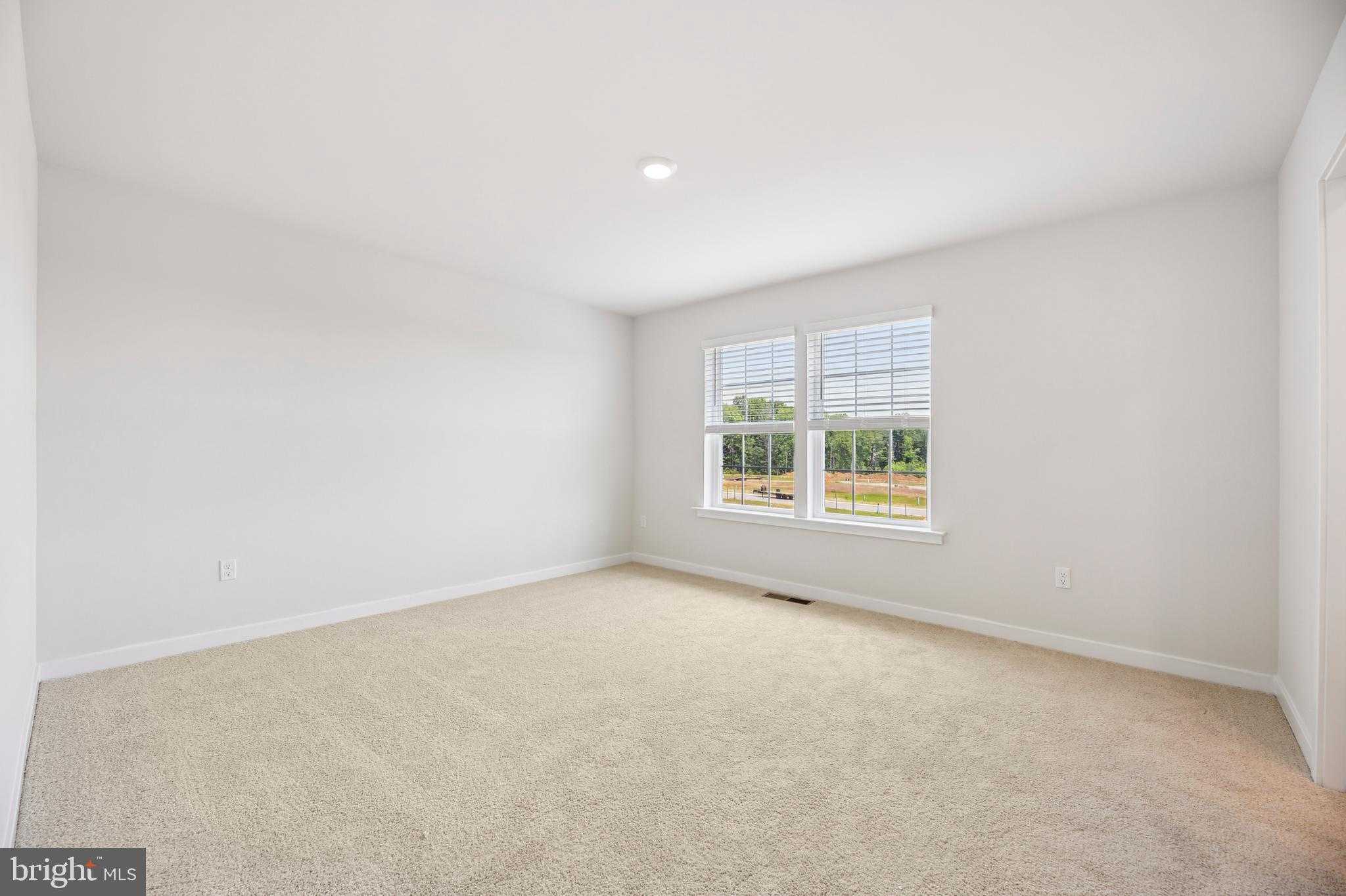 242 Correri St photo 19