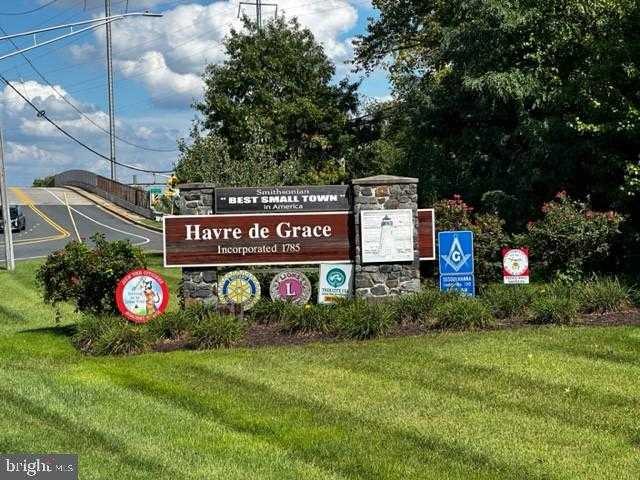 242 Correri St photo 30