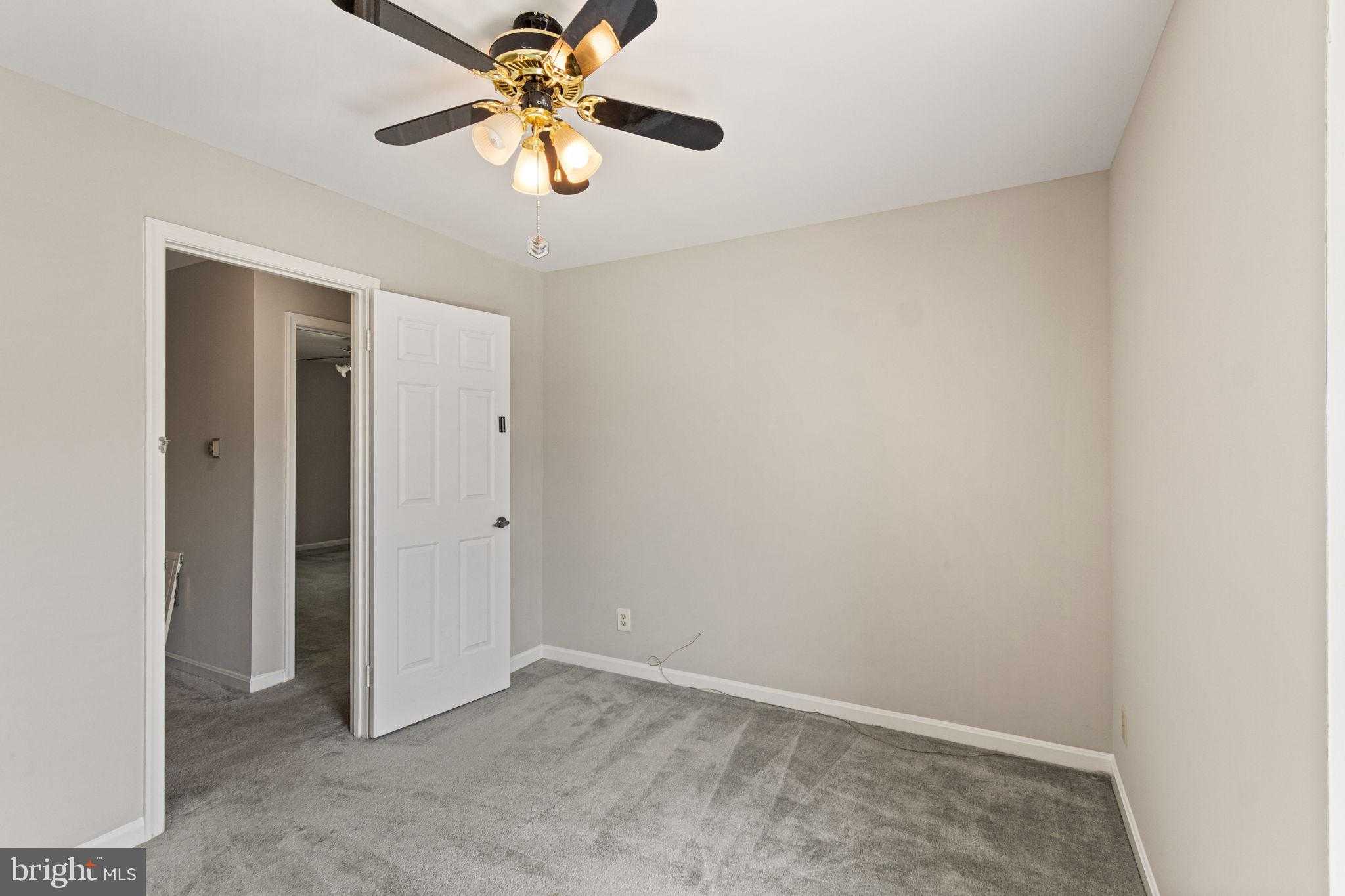 127 Oaklawn Rd photo 24