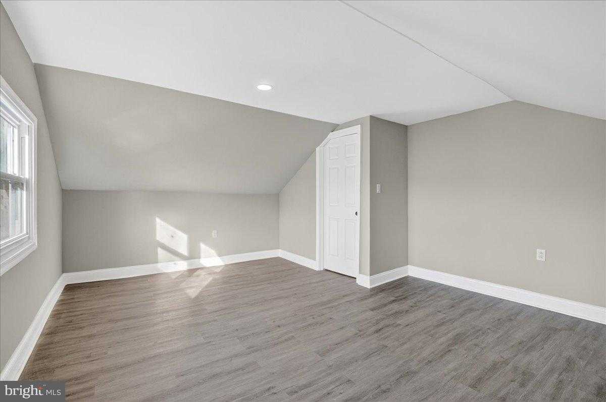 538 Pershing Ave photo 28