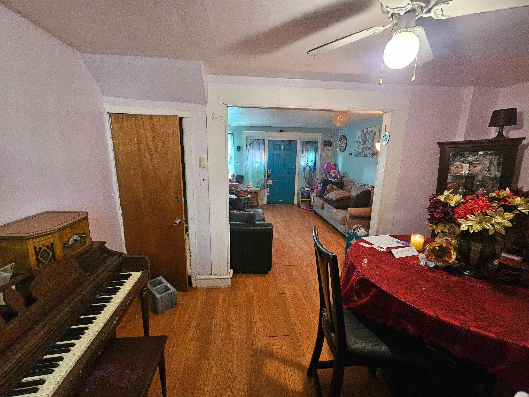 6913 Rodney St photo 6