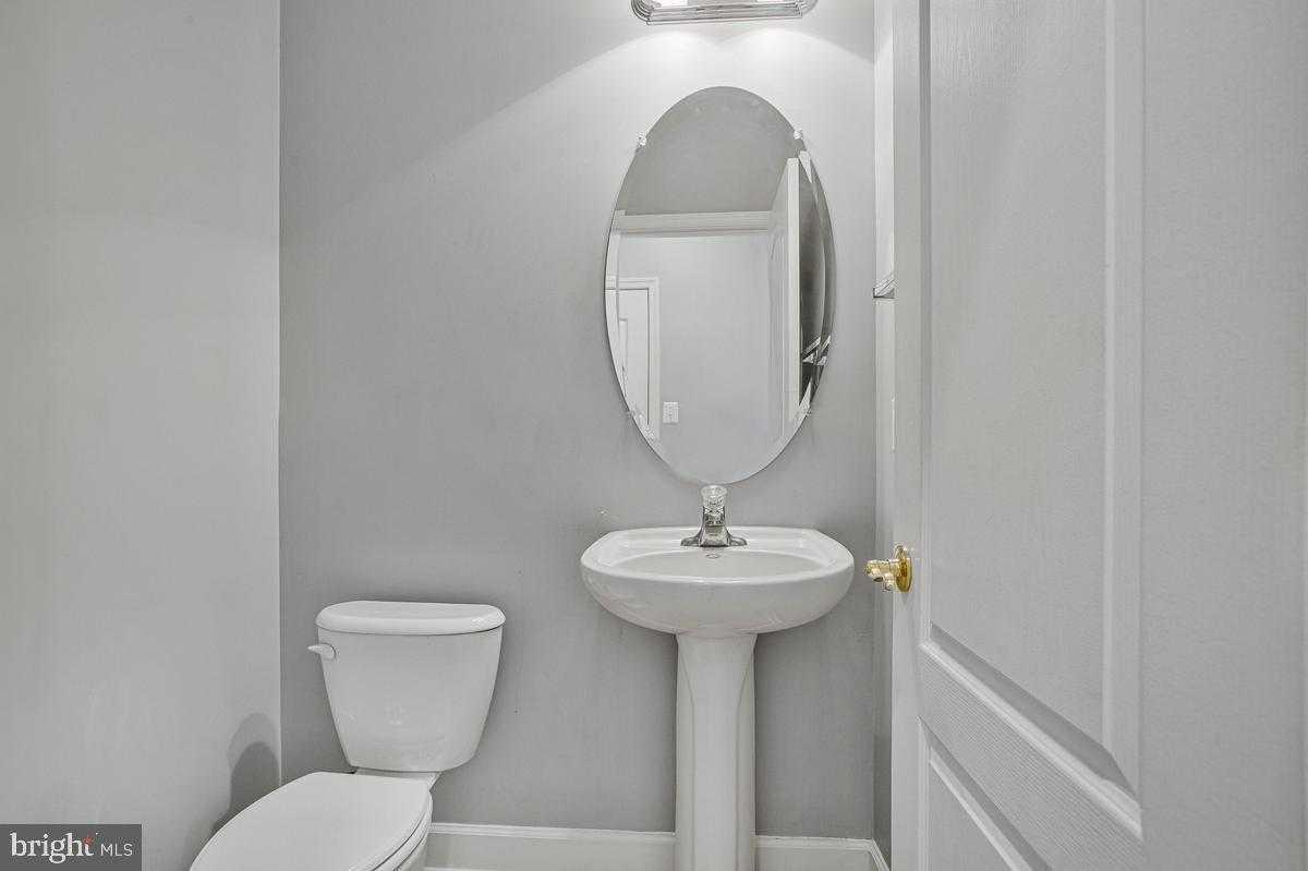 505 Jurgensen Pl photo 6