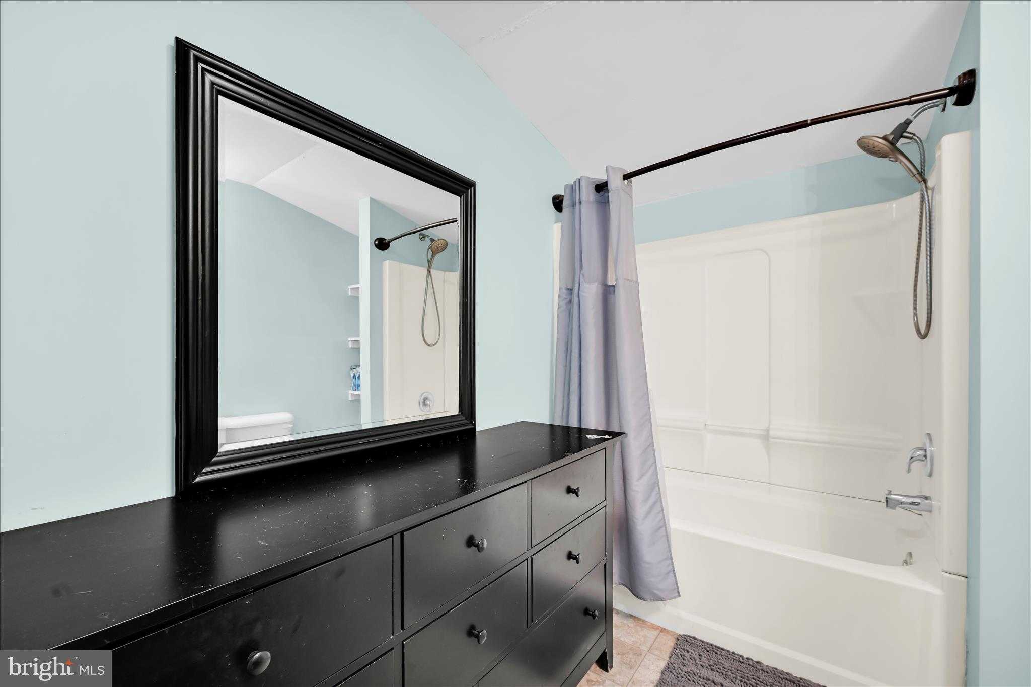 41 Memorial Blvd photo 20