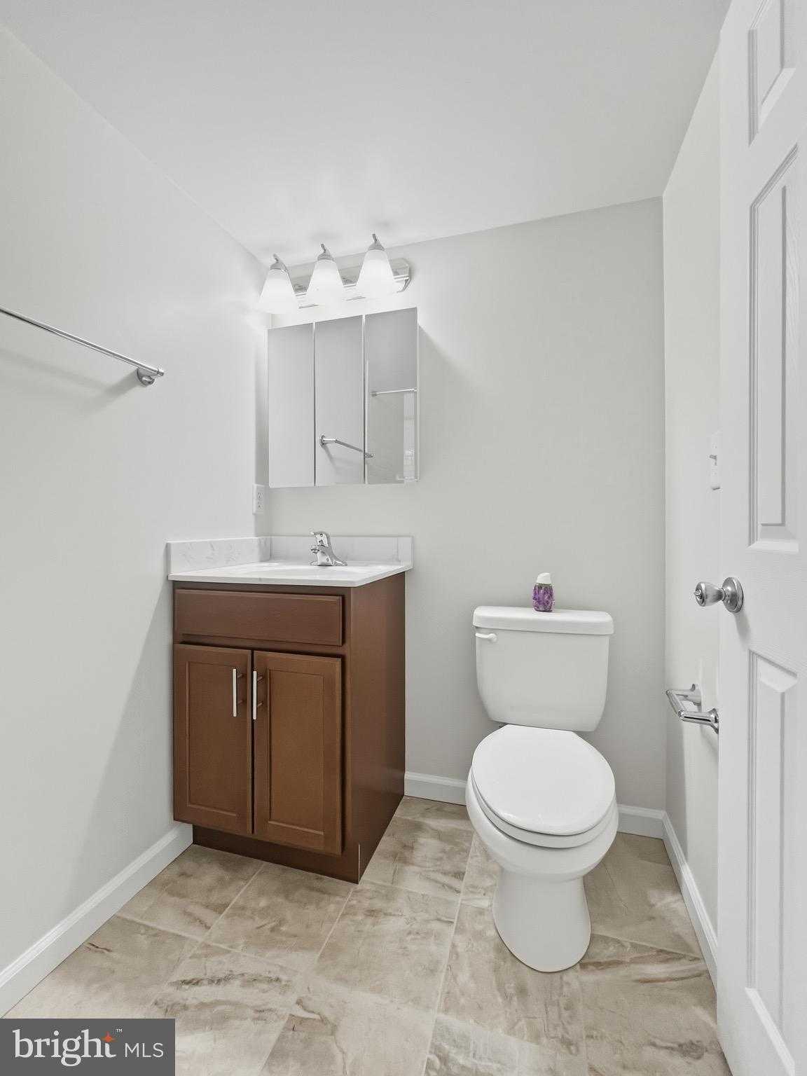 7258 Donnell Pl photo 9