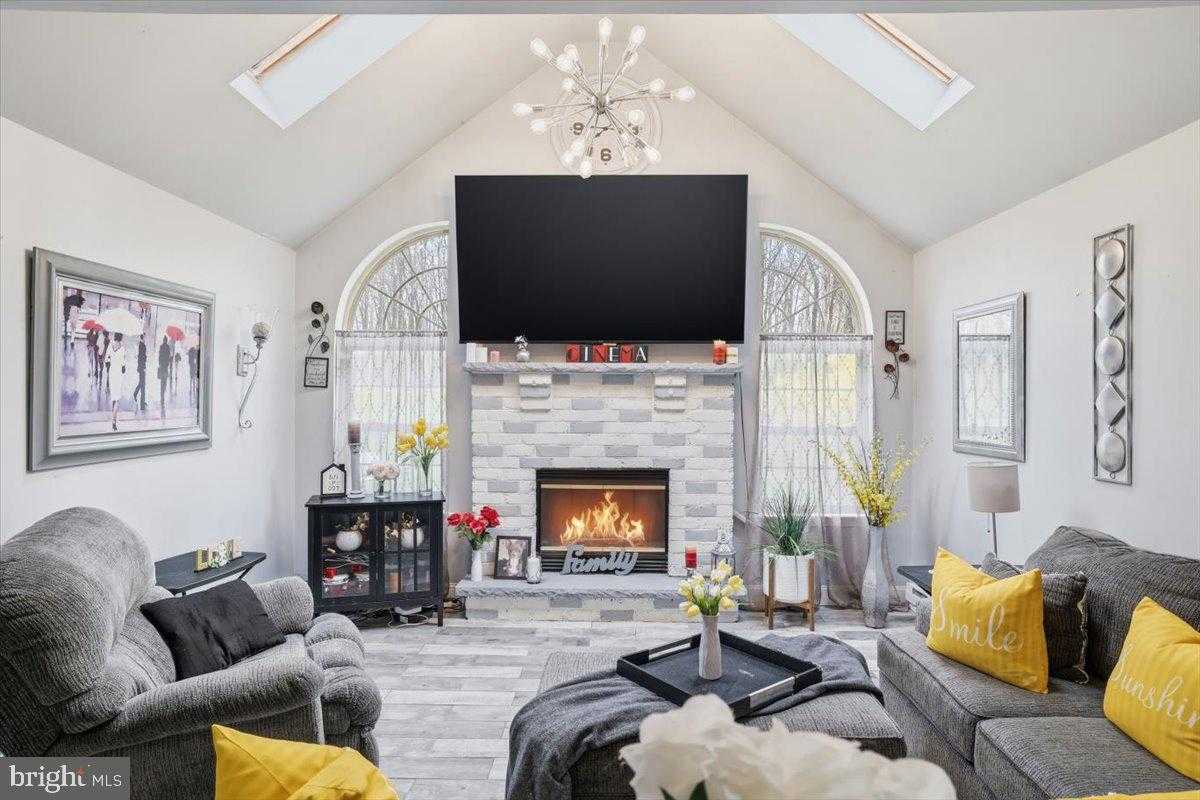 9 Hickory Dr photo 13