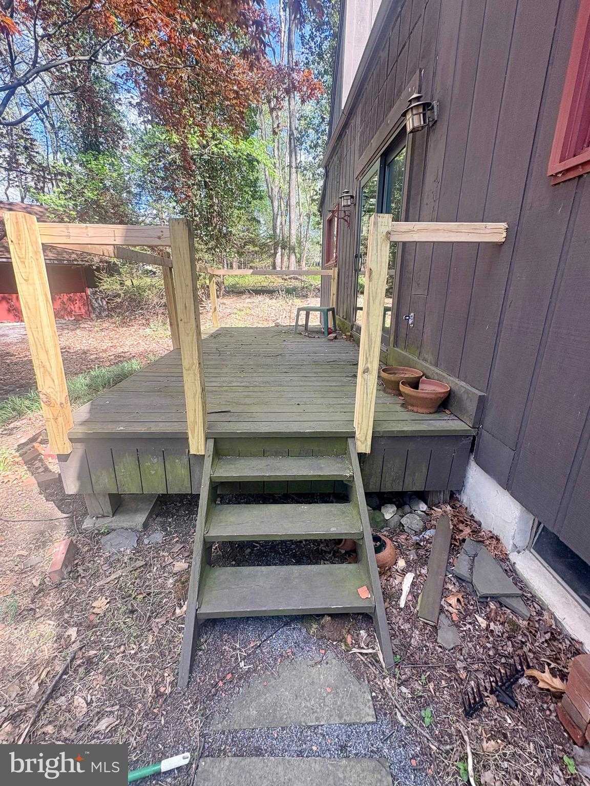 1085 Greenhill Dr photo 6