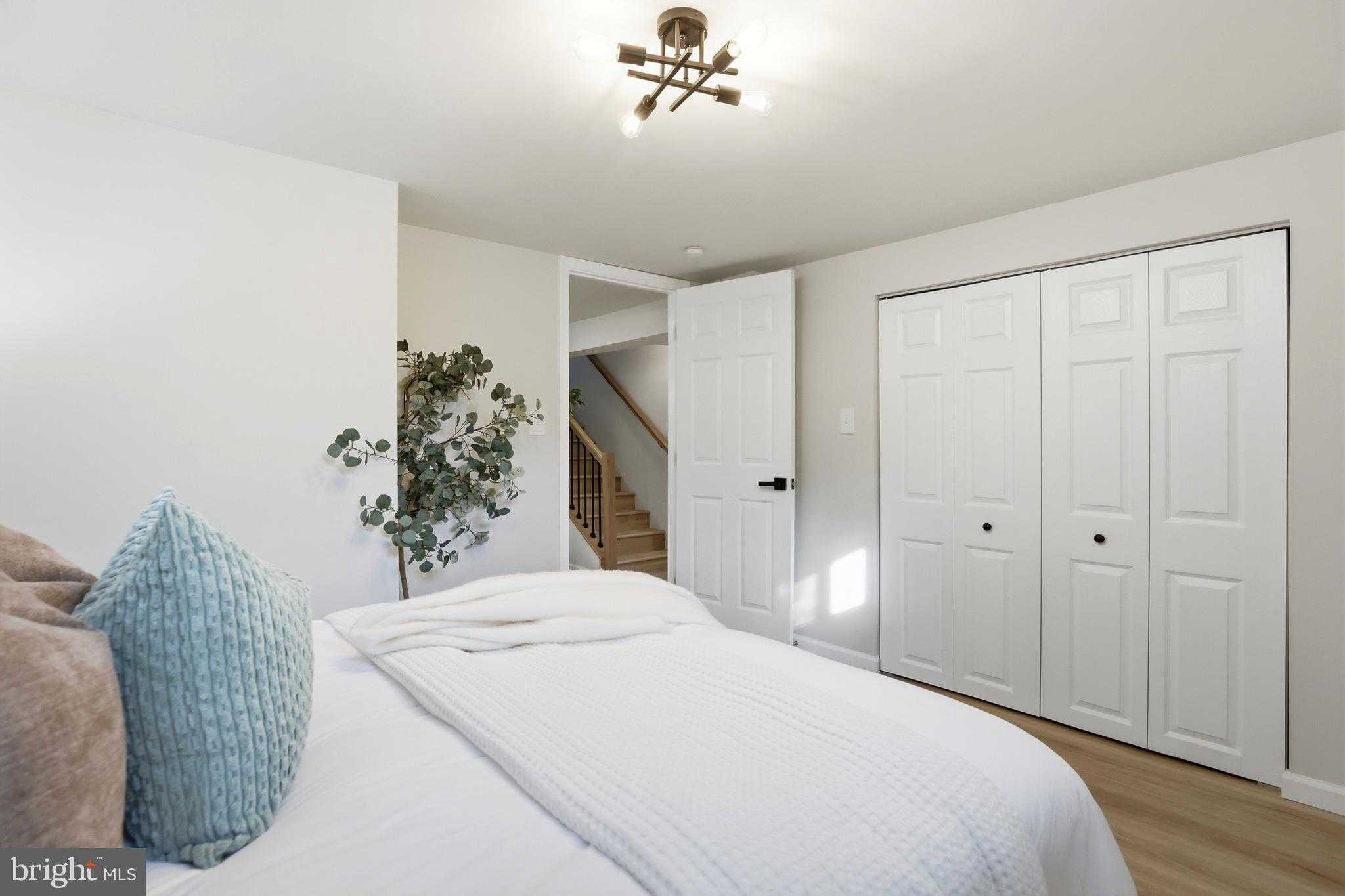 8901 Glenville Rd photo 36