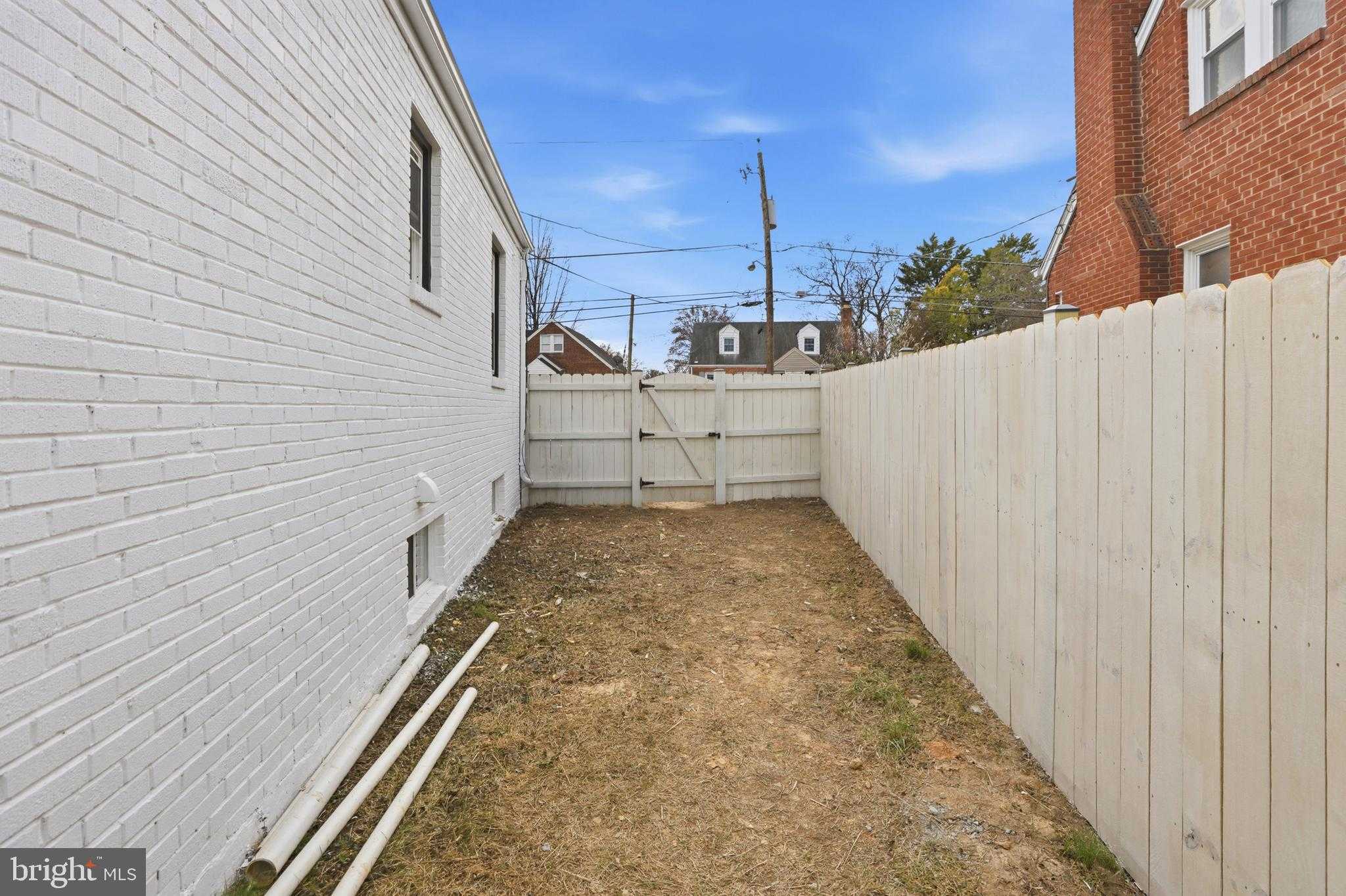 8901 Glenville Rd photo 52