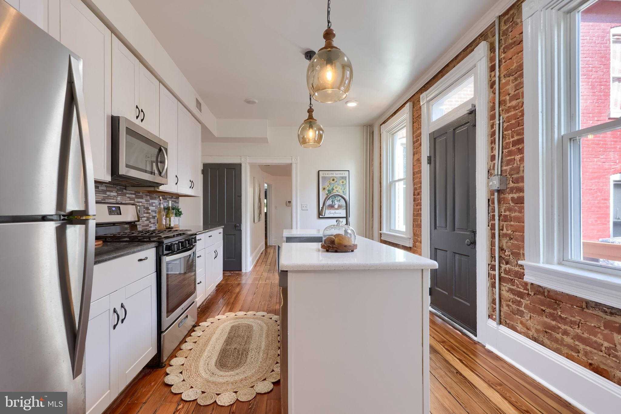 120 S Ann St photo 19