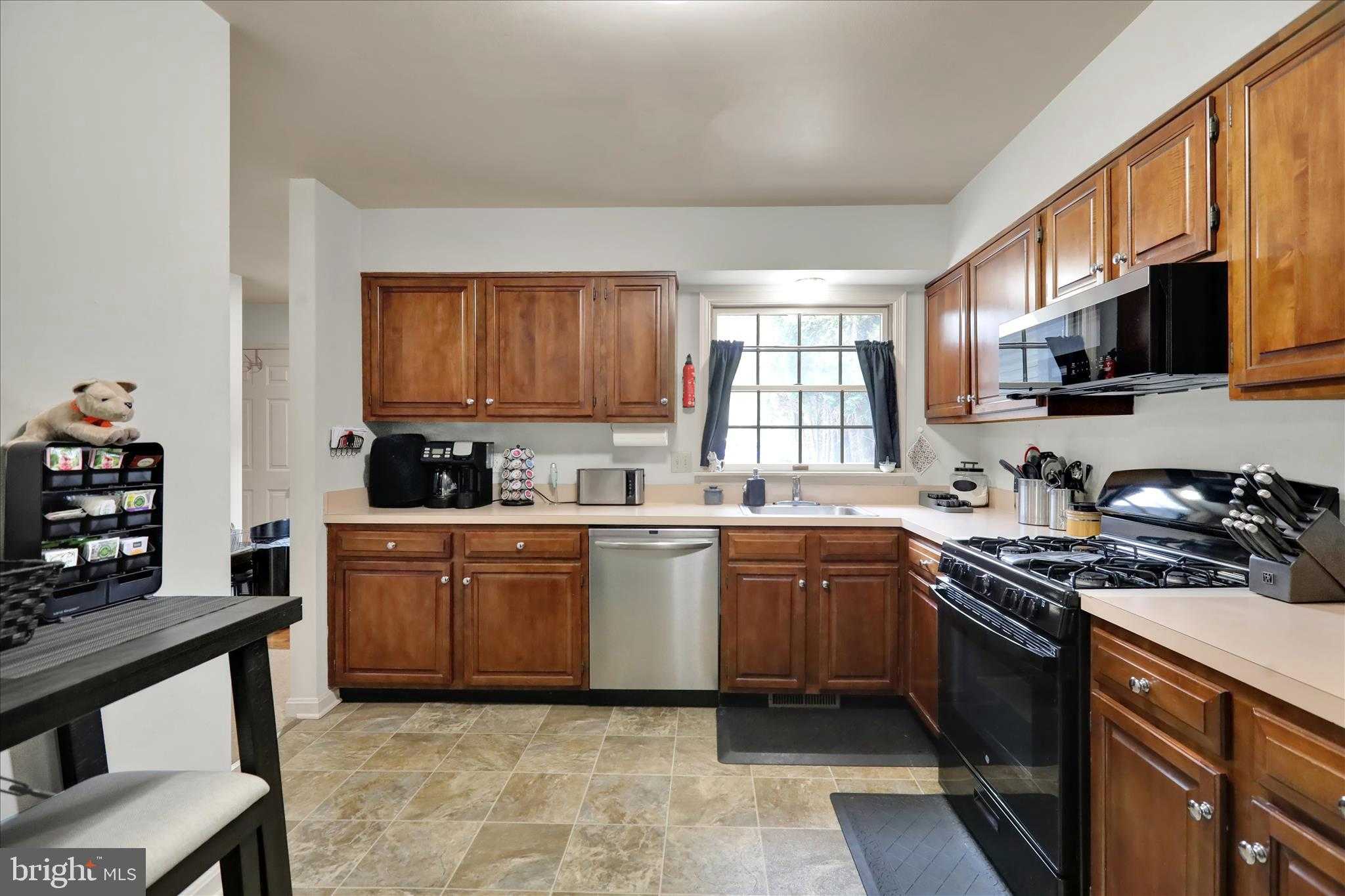 319 W Main St photo 7